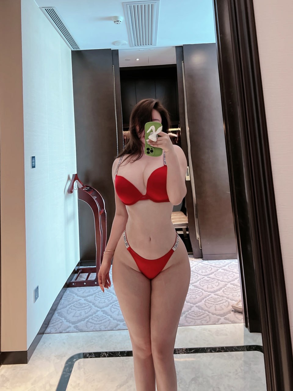 MIYA – 红色风景 [48P]