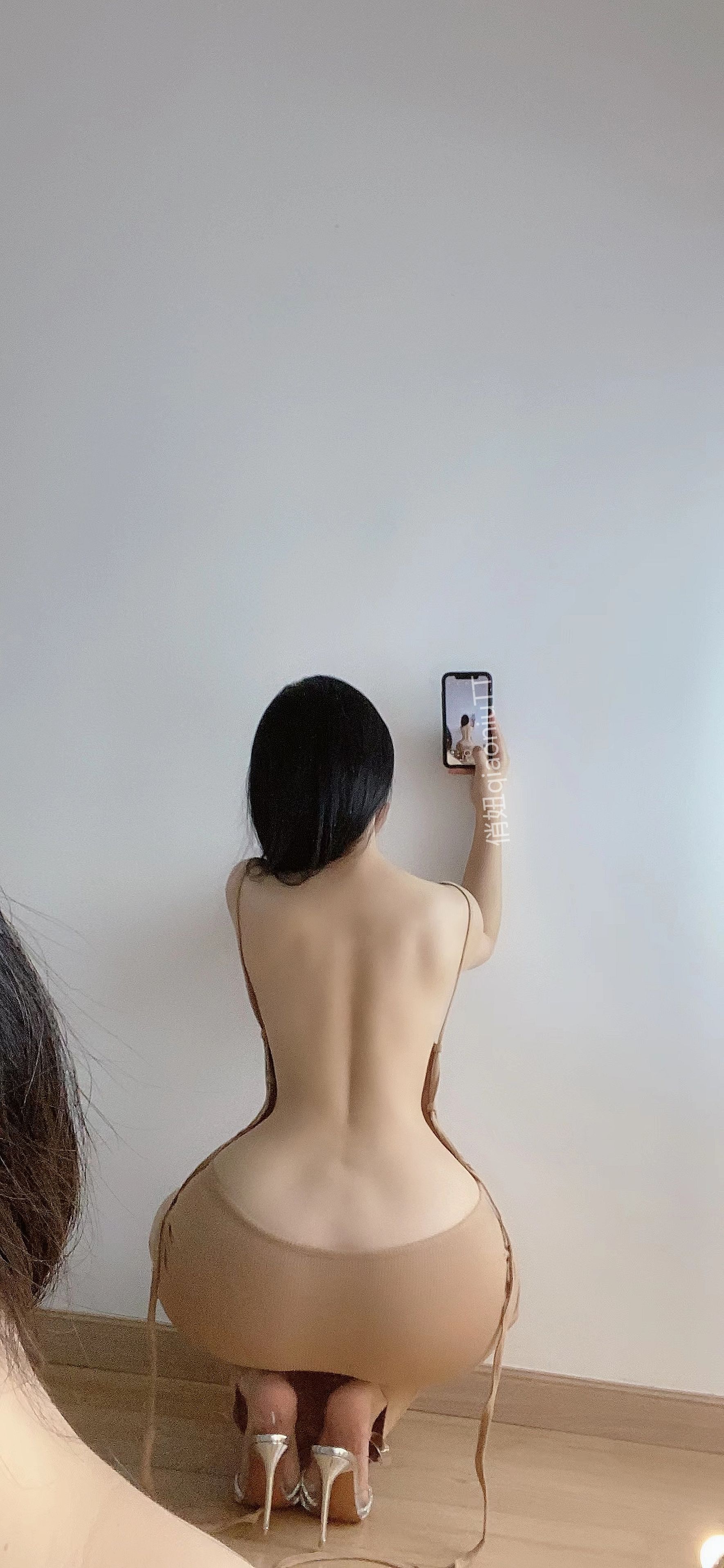 俏妞qiaoniuTT – 露背连衣裙 [10P]