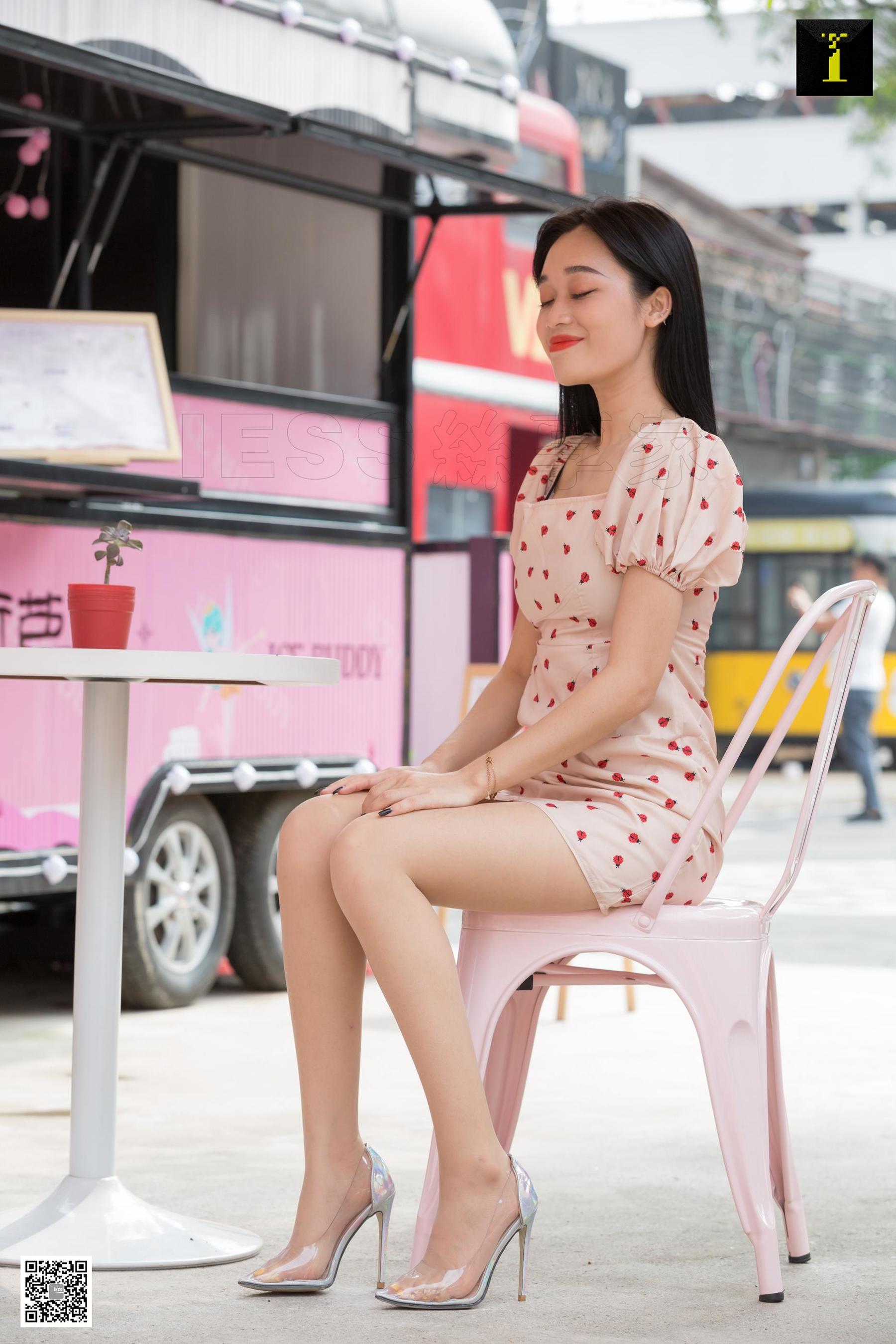 [IESS异思趣向] 模特：可乐 《少女感街拍》_第3张