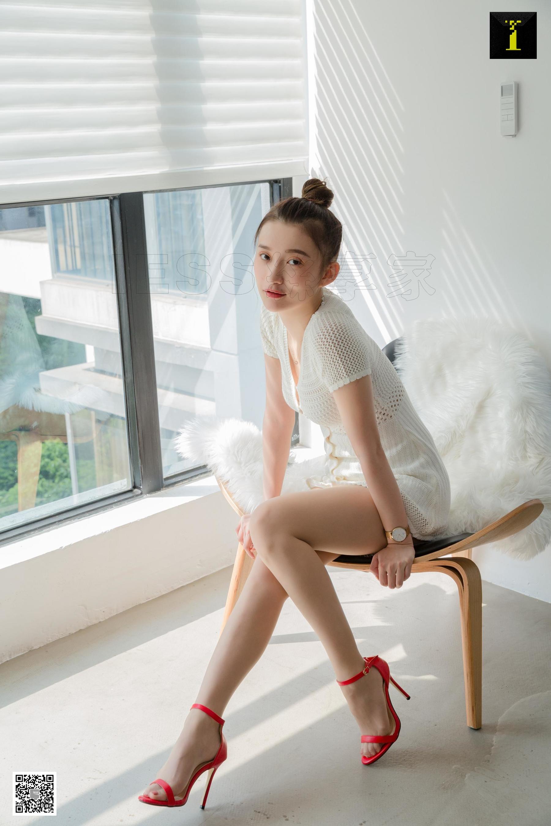 [IESS异思趣向] 模特：秋秋 《安静的白衣秋秋》_第2张