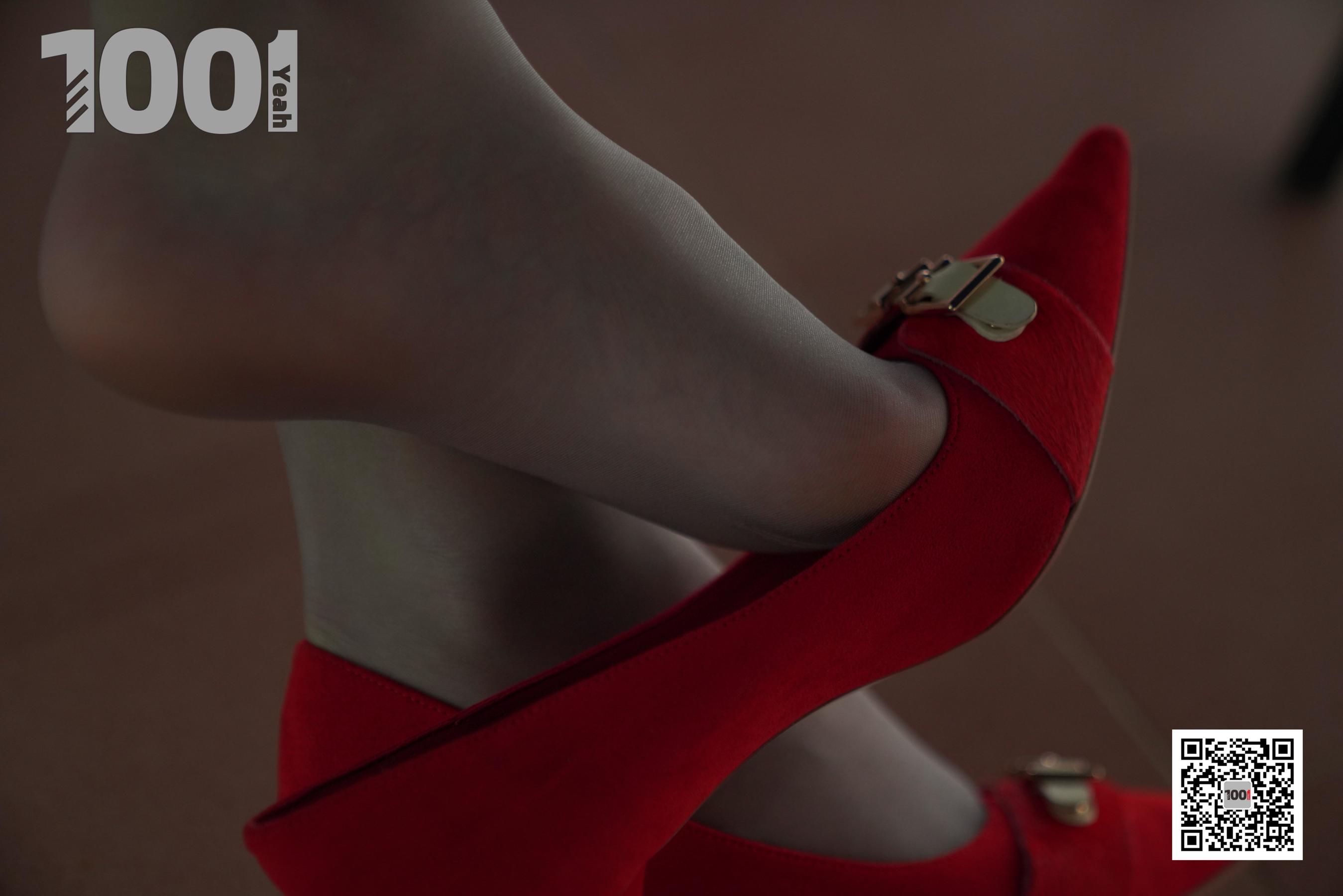 [一千零一夜IESS] 模特 草莓 《新来的实习老师2》_第1张