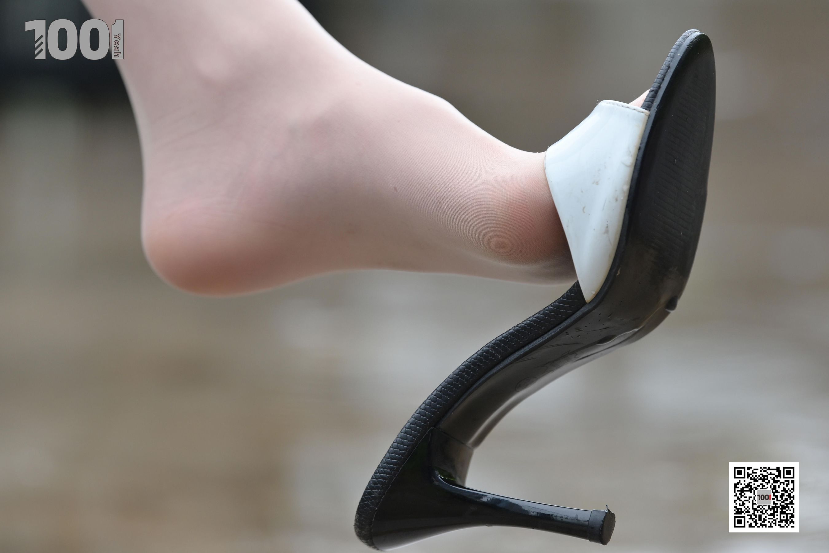 [一千零一夜] 162  草莓《雨中漫步2》_第4张