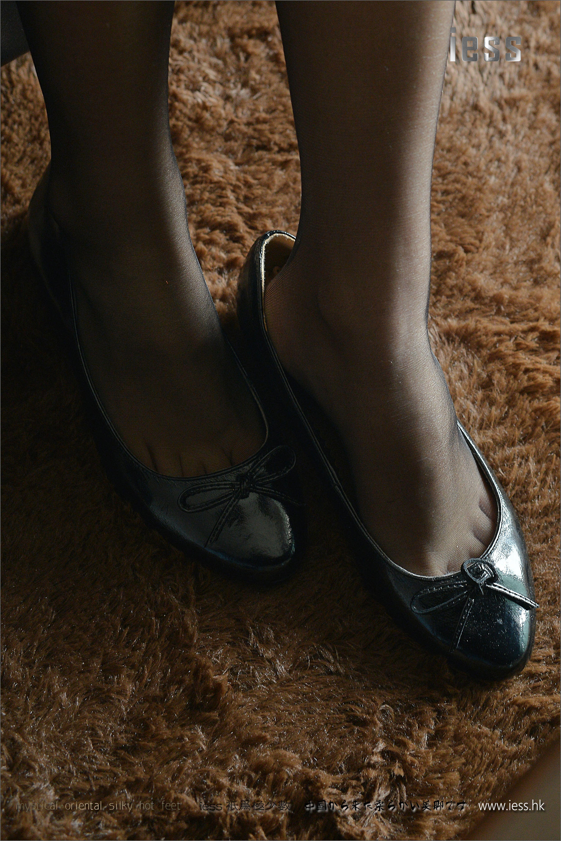 丝享家001 小C 《黑丝平底鞋》[IESS异思趣向]_第3张