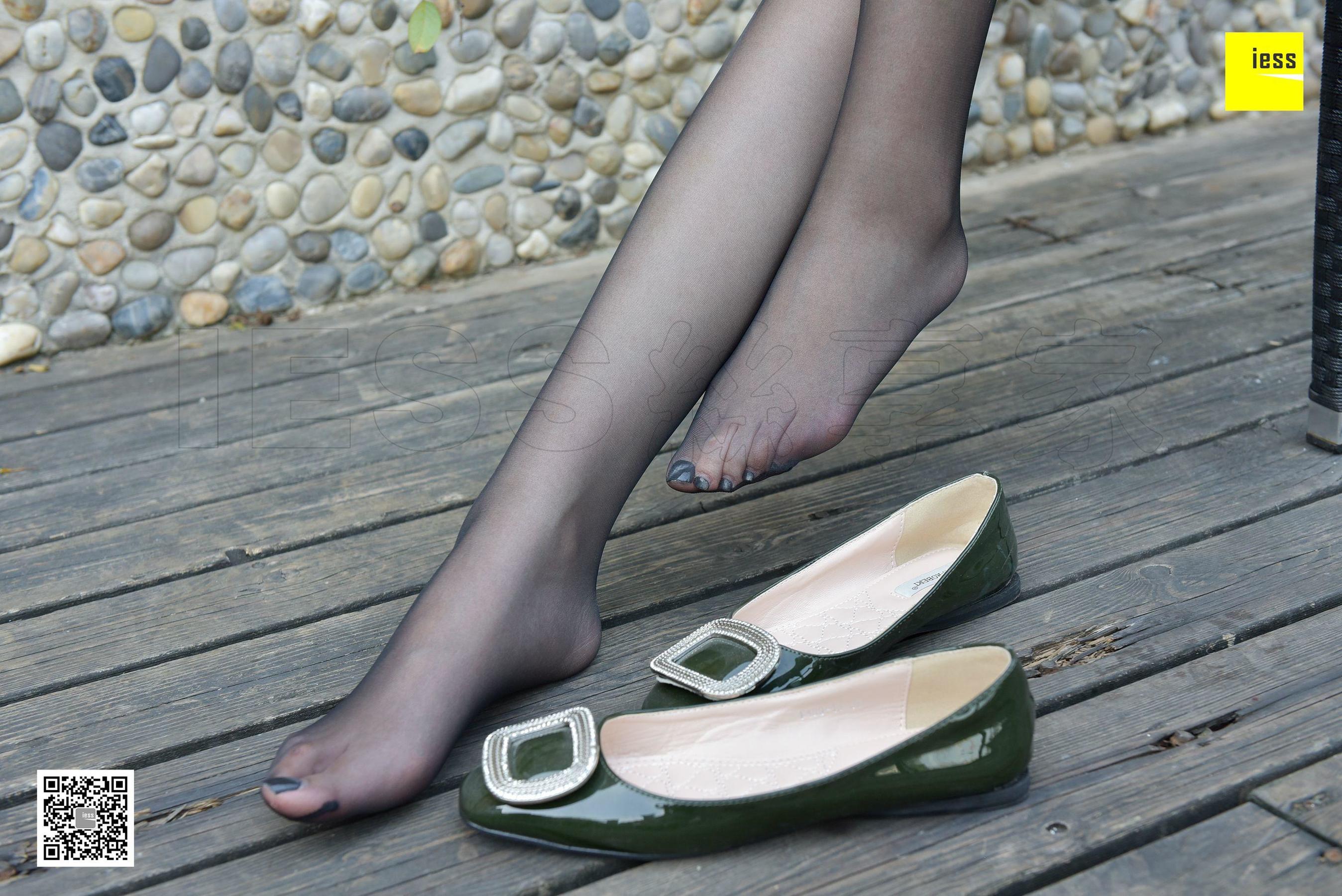 丝享家105 紫紫 《妹子你还是穿平底鞋吧》[IESS异思趣向]_第1张