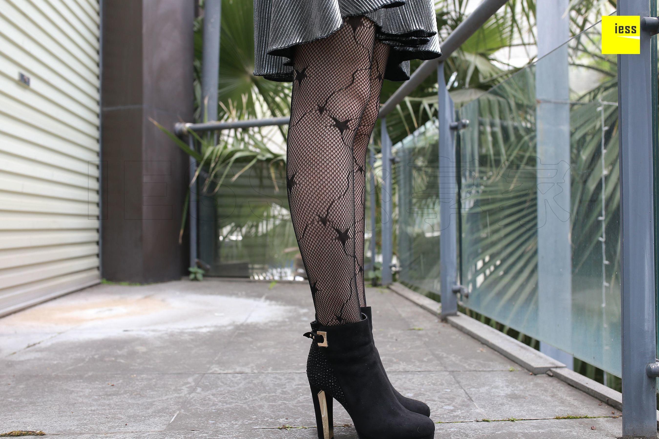 紫紫《星星网袜与短靴》 [异思趣向IESS] 丝享家158_第2张