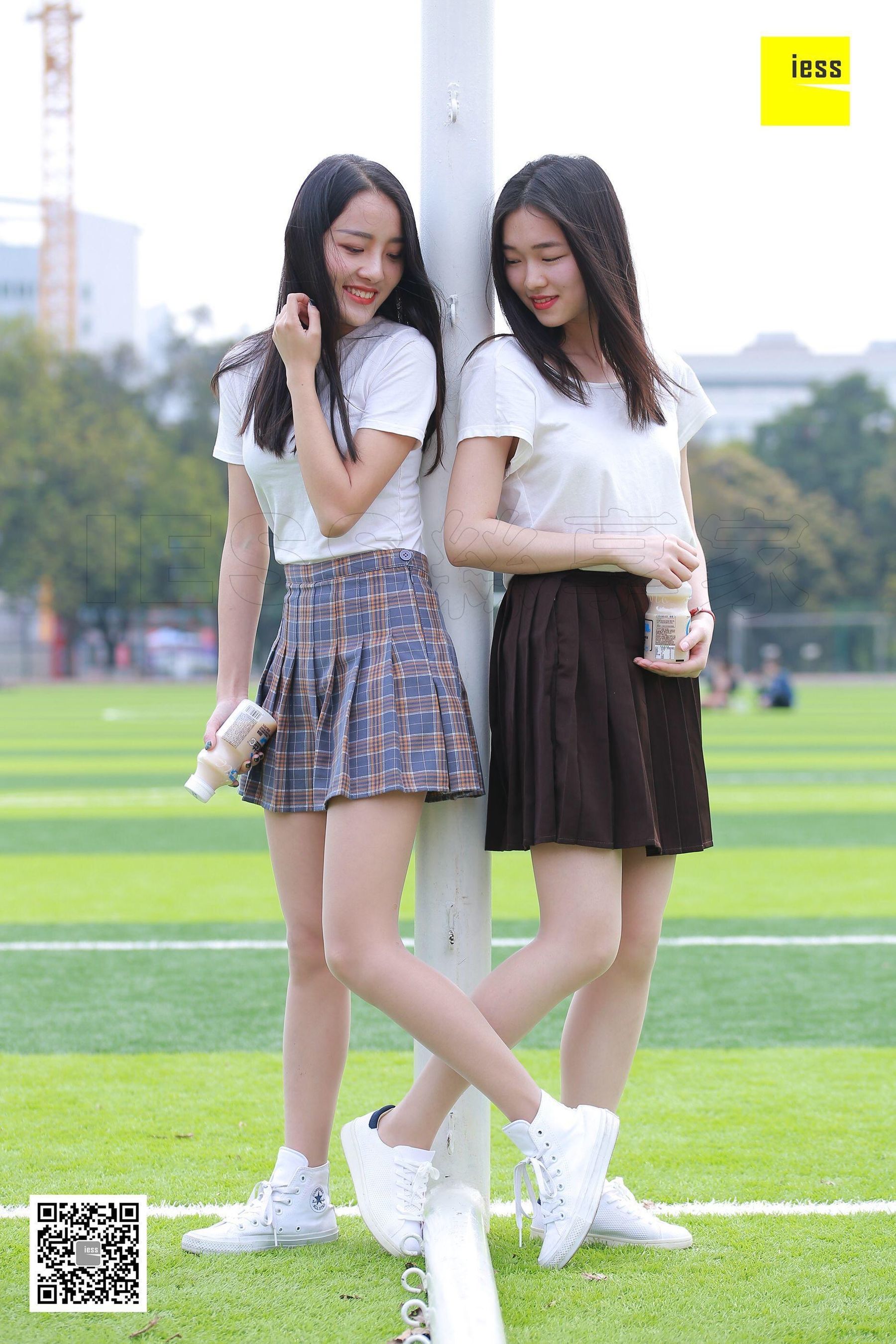 婉萍&露子《同窗肉丝情》 [异思趣向IESS] 丝享家【魔鬼周三】特刊10期_第1张