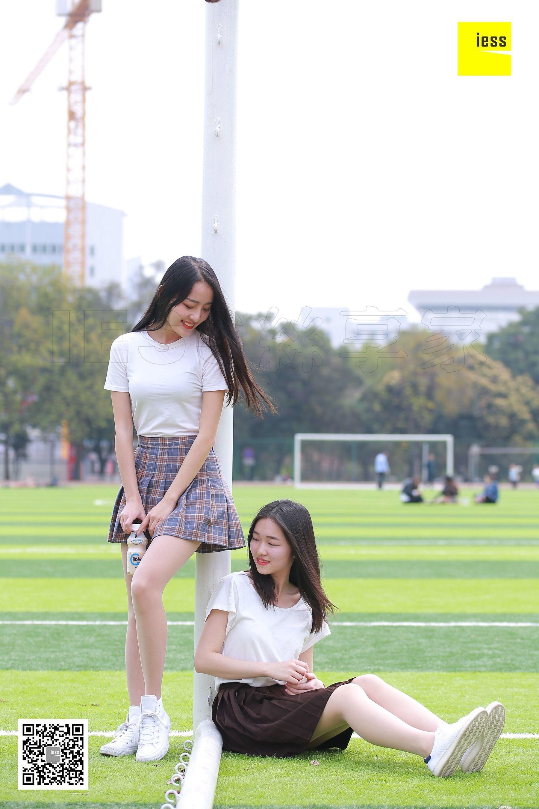 婉萍&露子《同窗肉丝情》 [异思趣向IESS] 丝享家【魔鬼周三】特刊10期_第3张