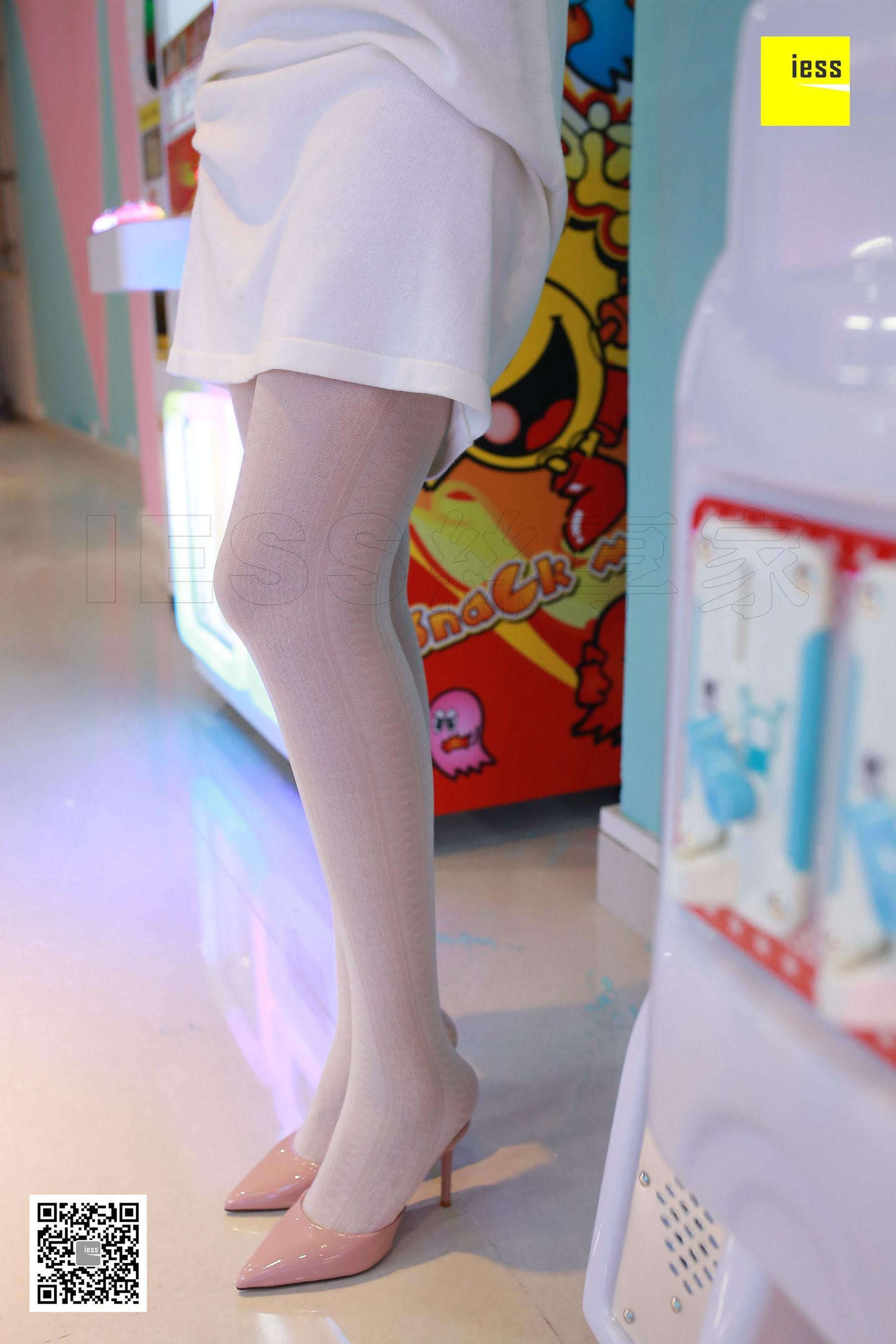 紫紫《练歌房白丝美女》 [异思趣向IESS] 丝享家203_第1张