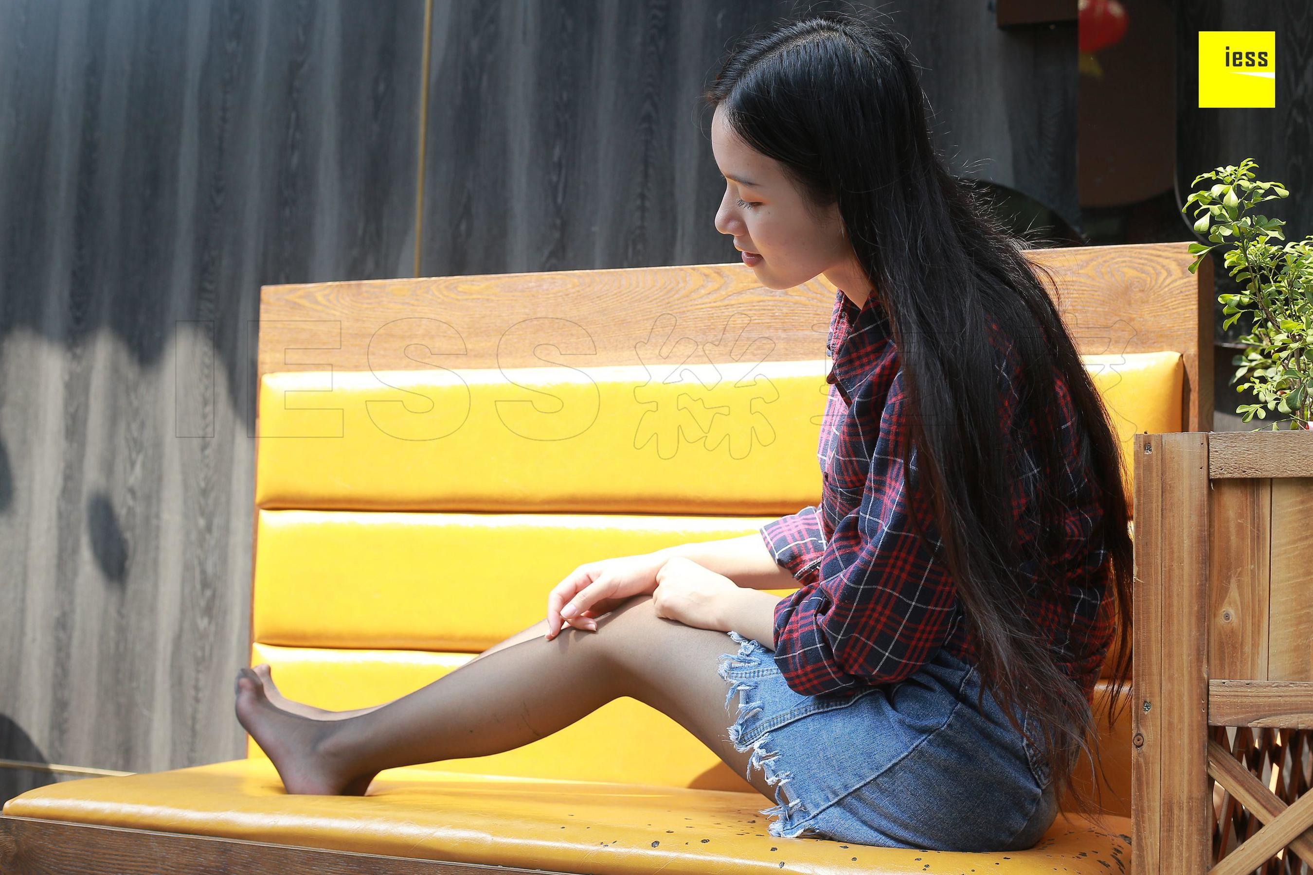 木木《酒窝美女的黑丝》 [异思趣向IESS] 丝享家204_第5张