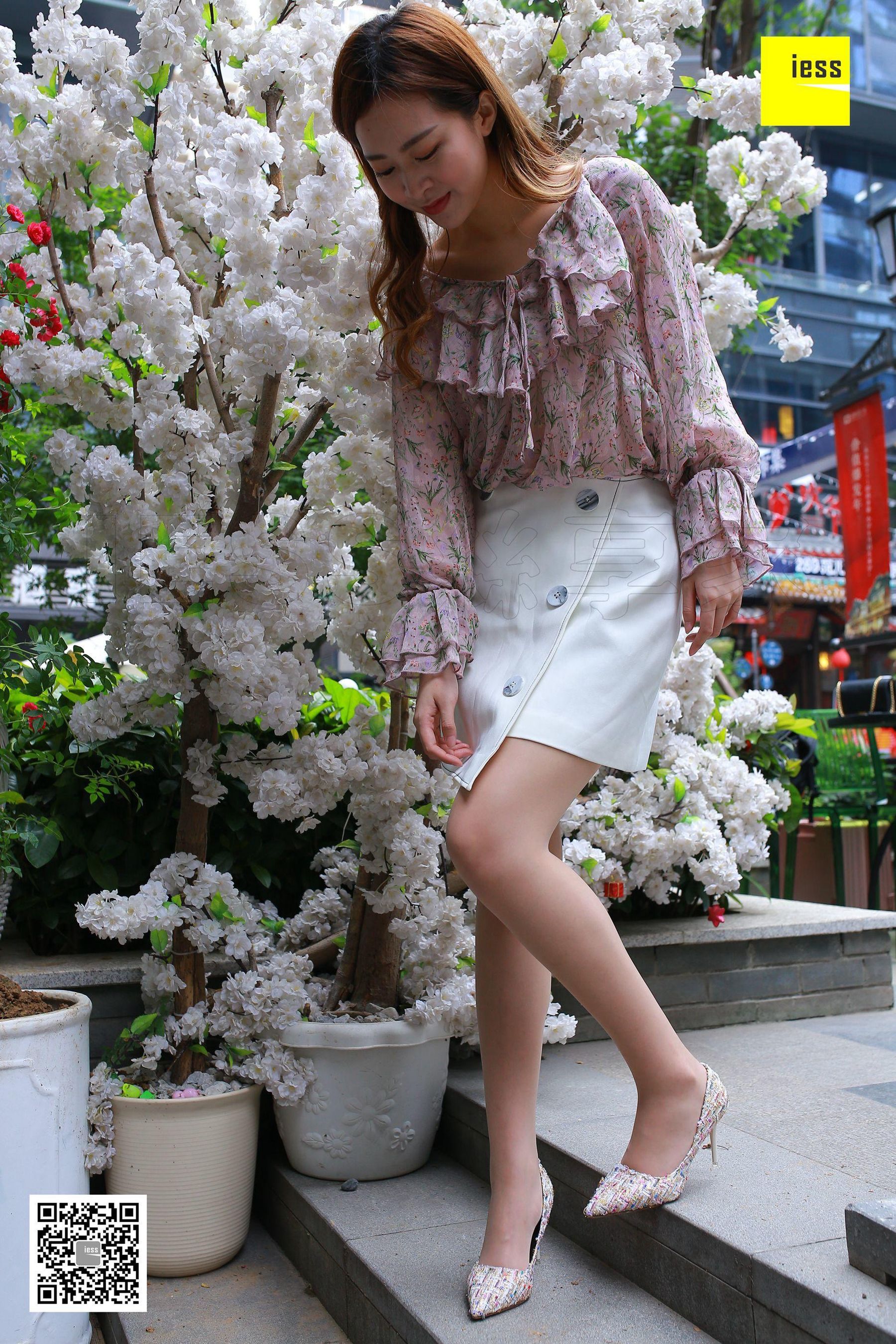 紫紫《肤白貌美嫩脚趾》 [异思趣向IESS] 丝享家235_第3张