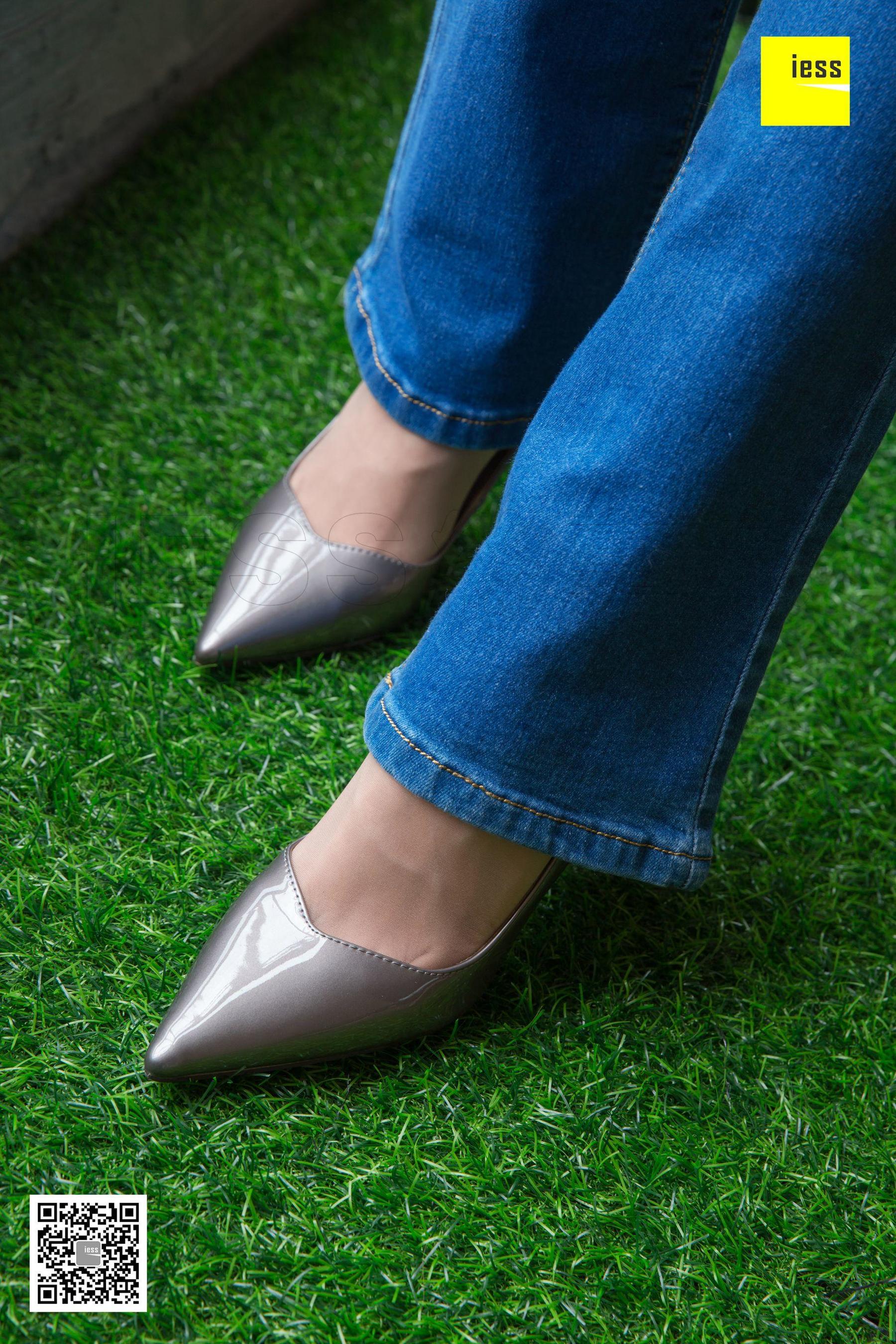 辣妈君君《辣妈的喇叭裤短丝》 [异思趣向IESS] 丝享家236_第3张