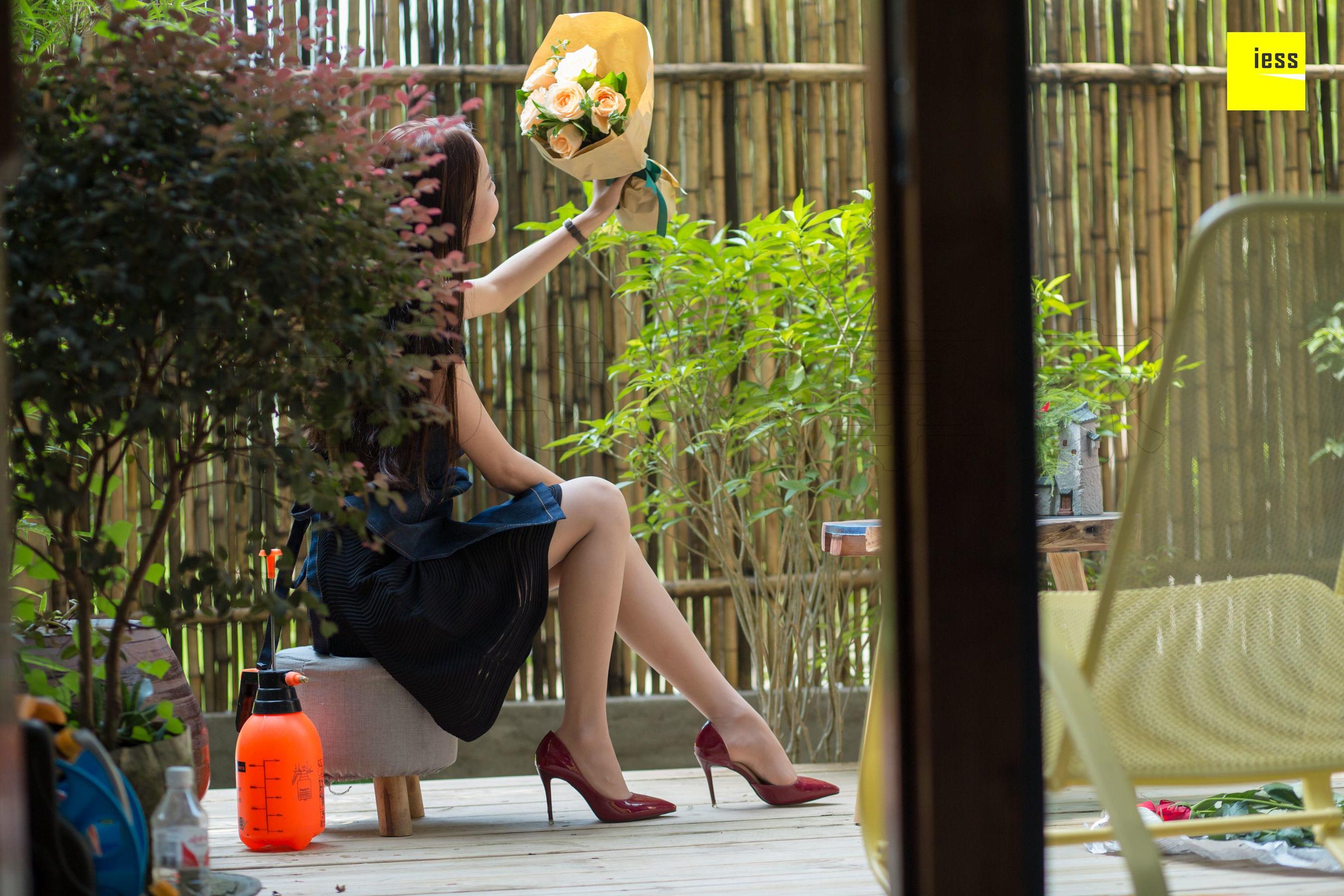 [异思趣向IESS] 《魔鬼周三》特刊30期 花艺师婉萍_第2张