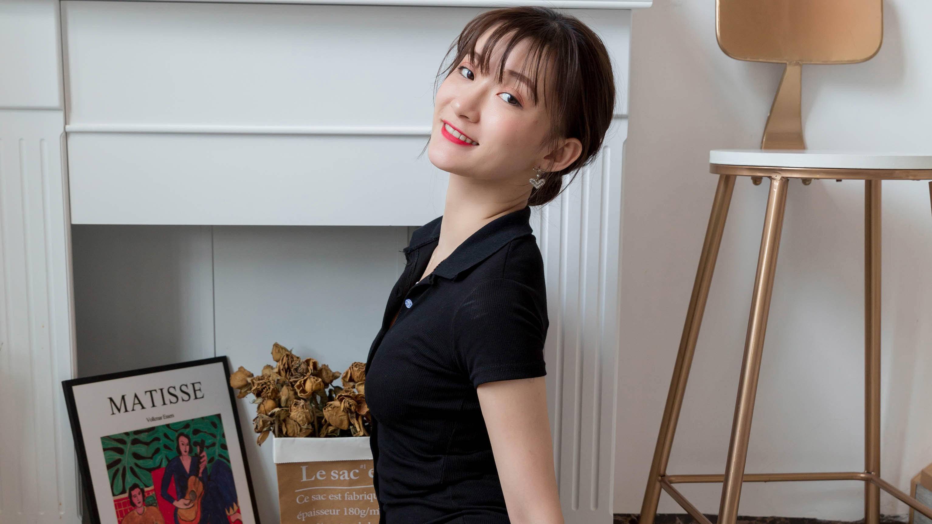 [IESS异思趣向] 丝享家 783：秋秋《超短的包臀裙》_第1张