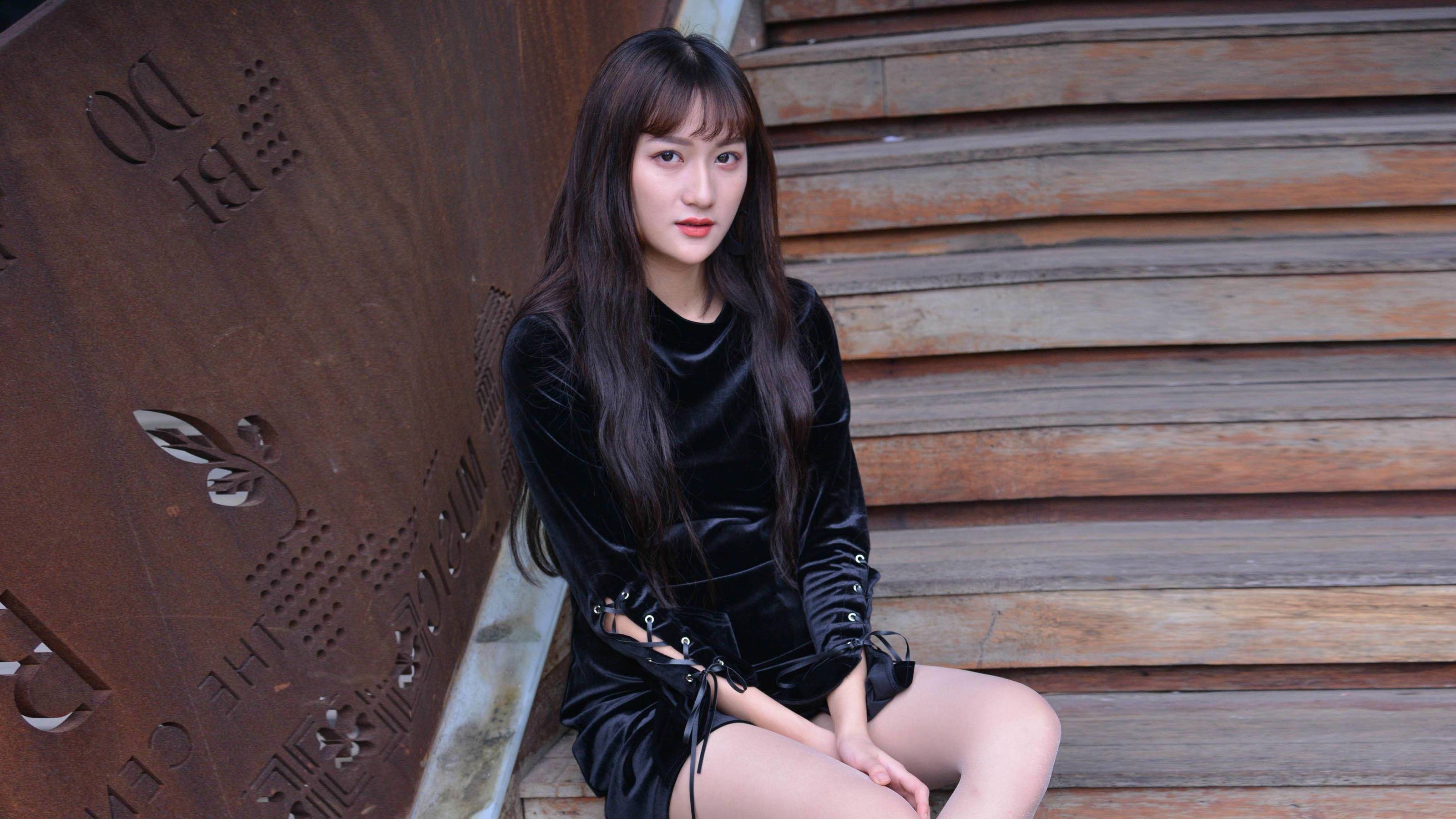 [IESS异思趣向] 丝享家 793：潇潇《楼梯上的黑色绑带》_第1张