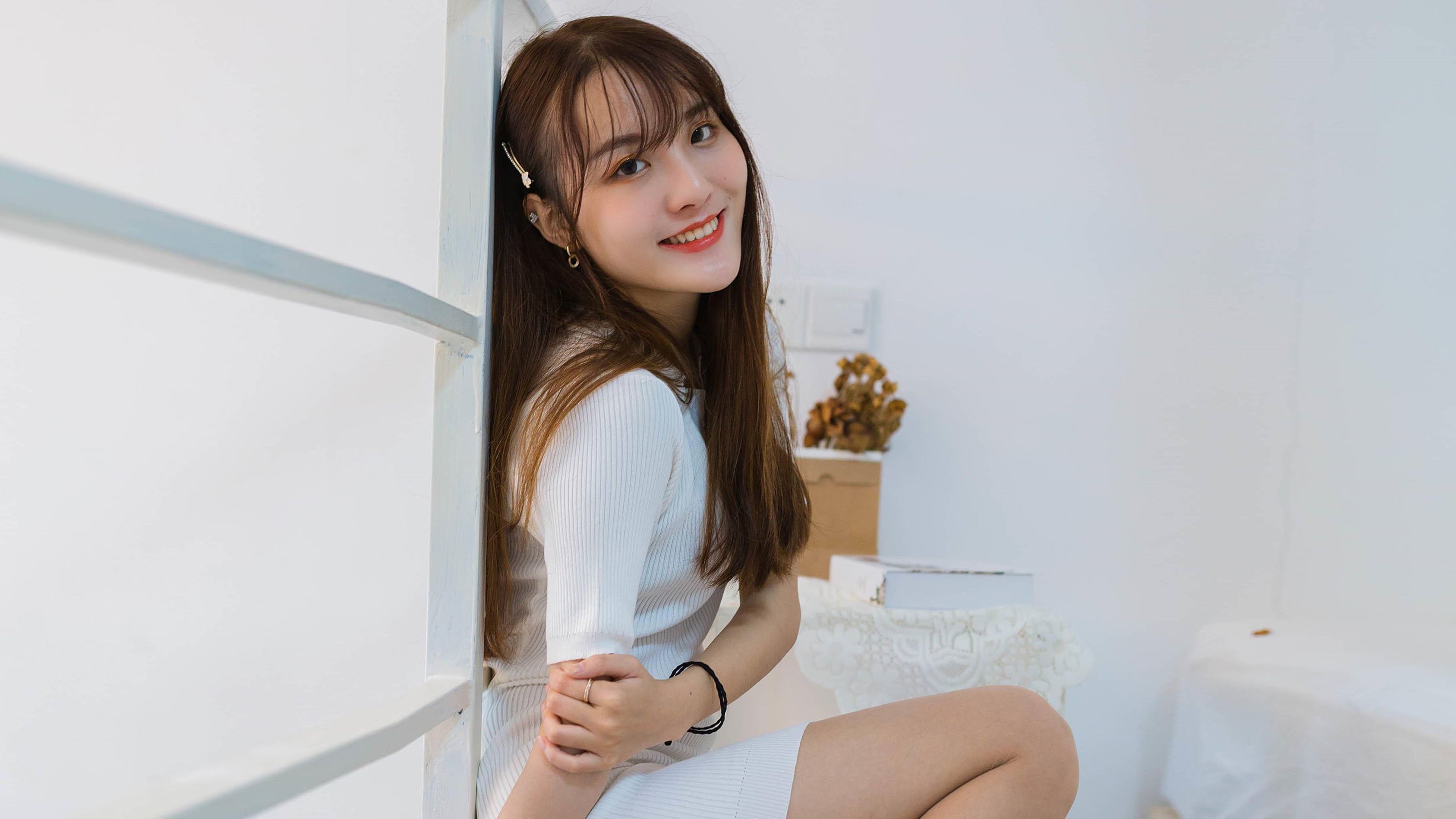 [IESS异思趣向] 丝享家 801：婉苹《自愈系白色玫瑰》_第1张