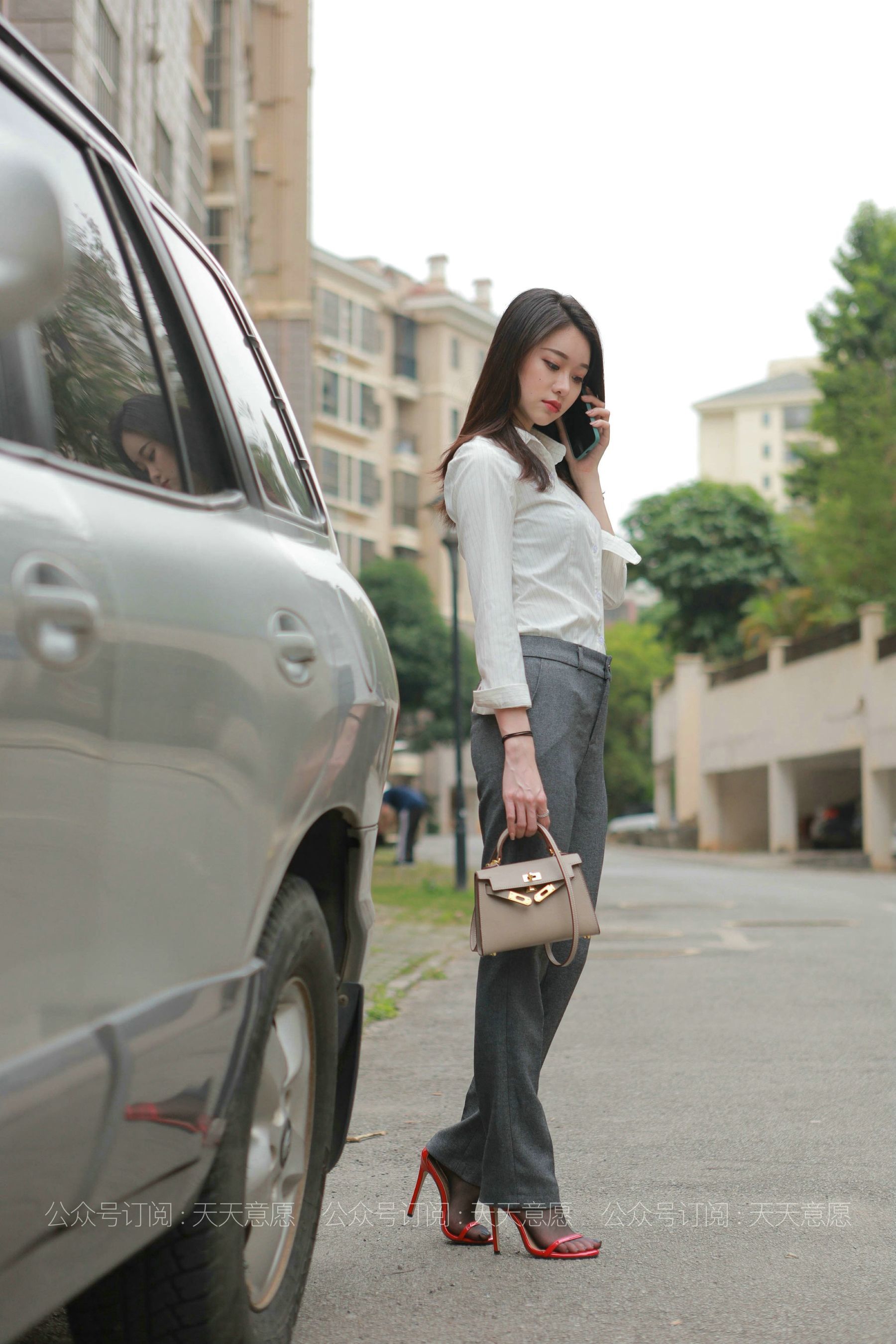 [IESS异思趣向] 丝享家 833：佳爷《六月女神特辑》 丝袜美腿套图_第1张