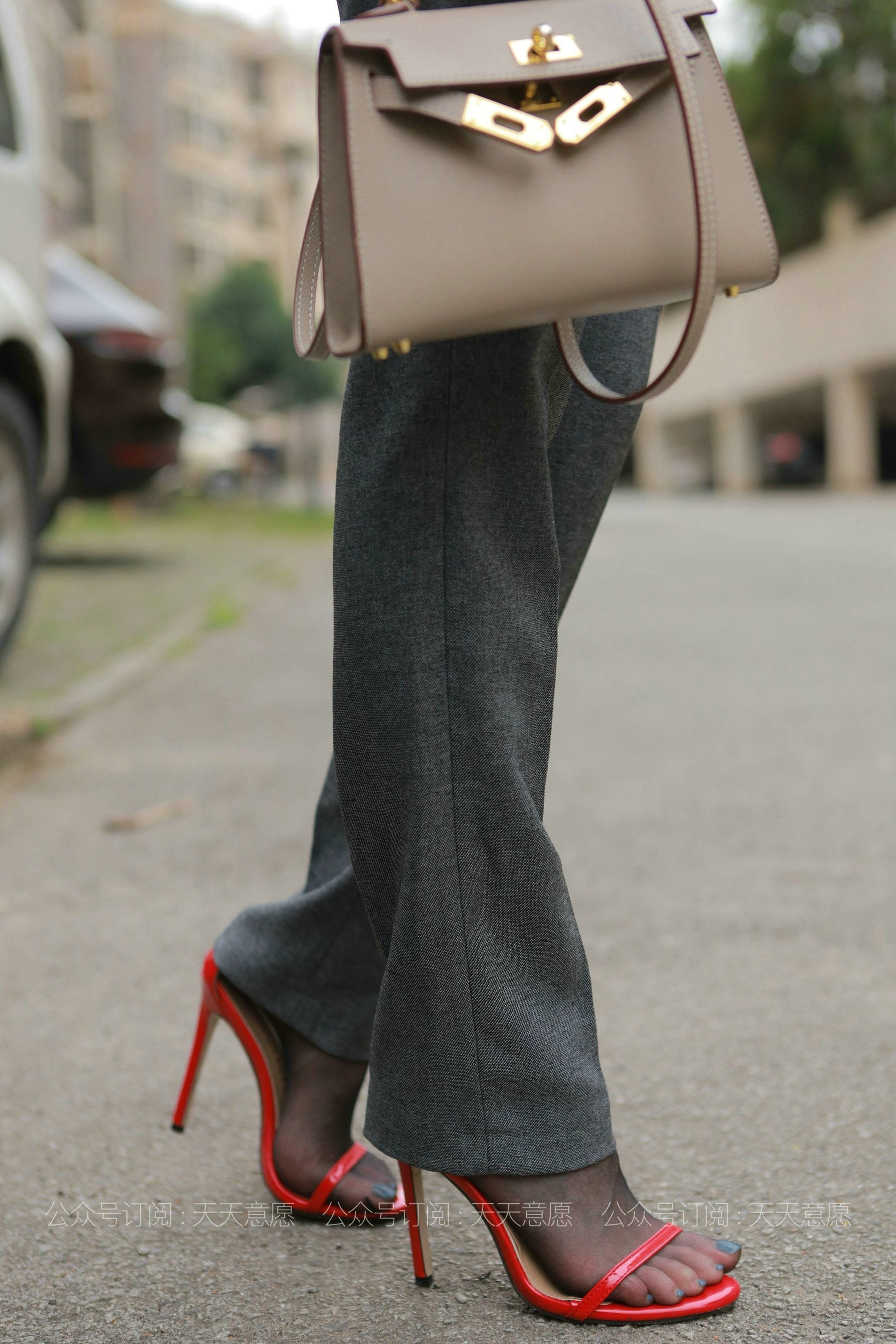 [IESS异思趣向] 丝享家 833：佳爷《六月女神特辑》 丝袜美腿套图_第2张