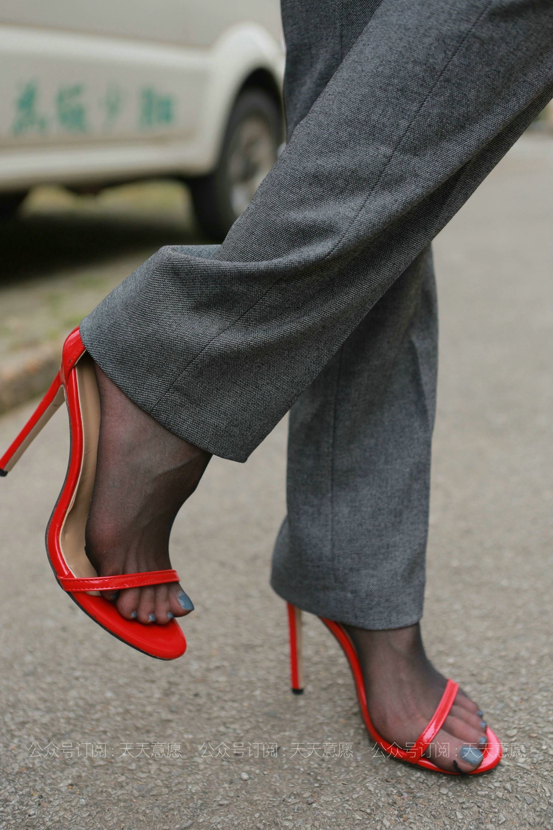 [IESS异思趣向] 丝享家 833：佳爷《六月女神特辑》 丝袜美腿套图_第5张