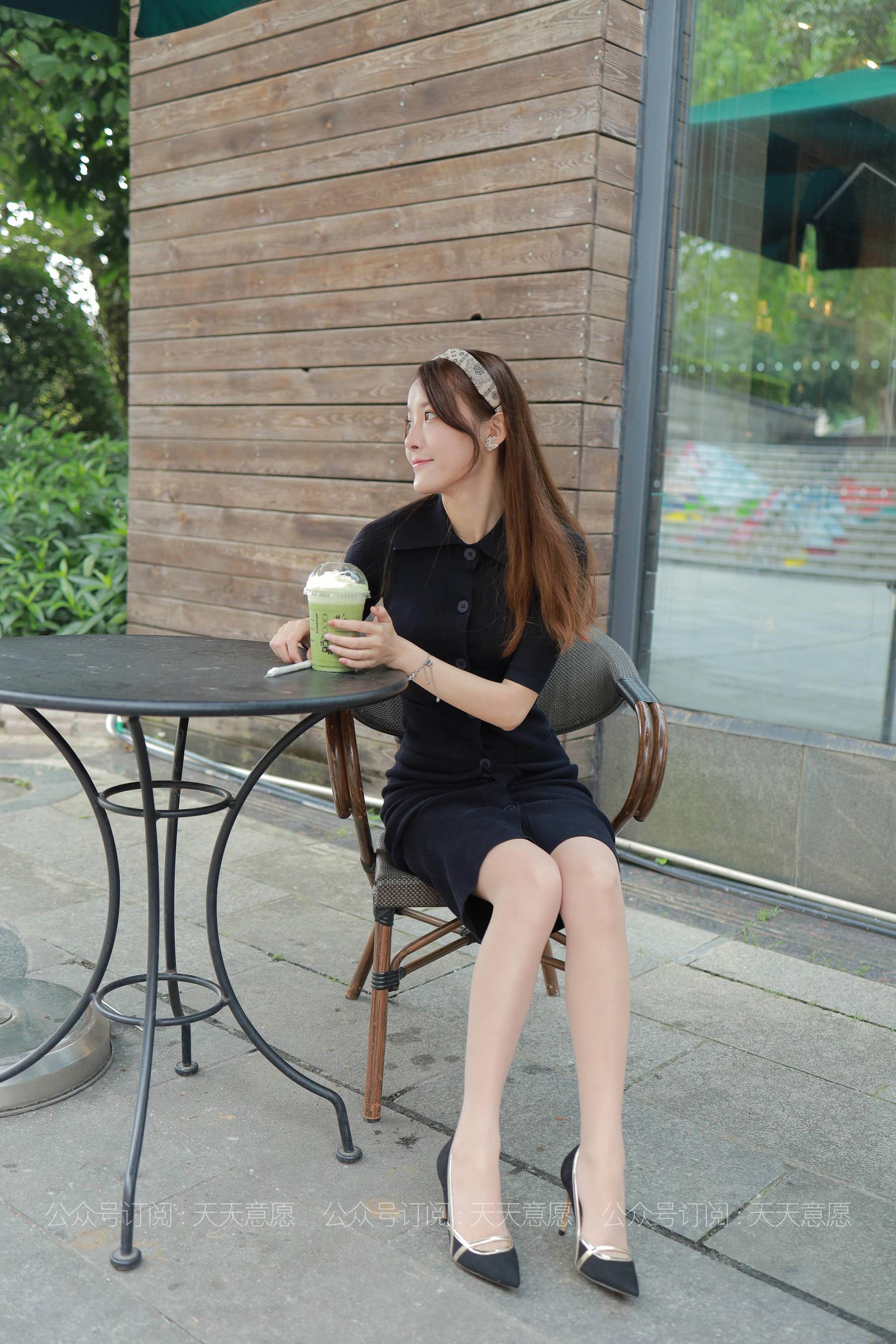 [IESS异思趣向] 丝享家 837：婉苹《甜甜星冰乐》 丝袜美腿套图_第4张