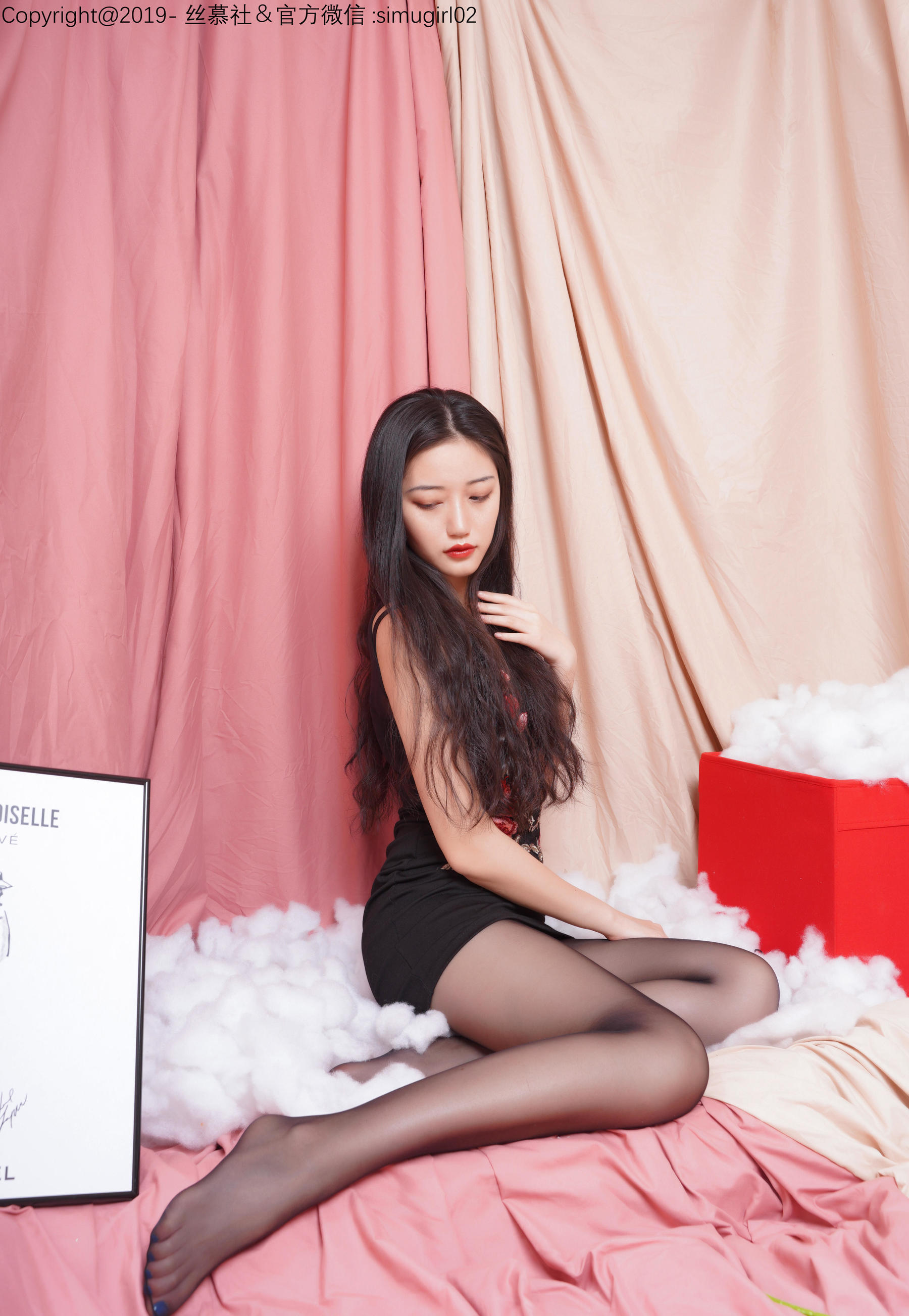 [丝慕] SM019 双双 《穿V领旗袍的双双》_第1张