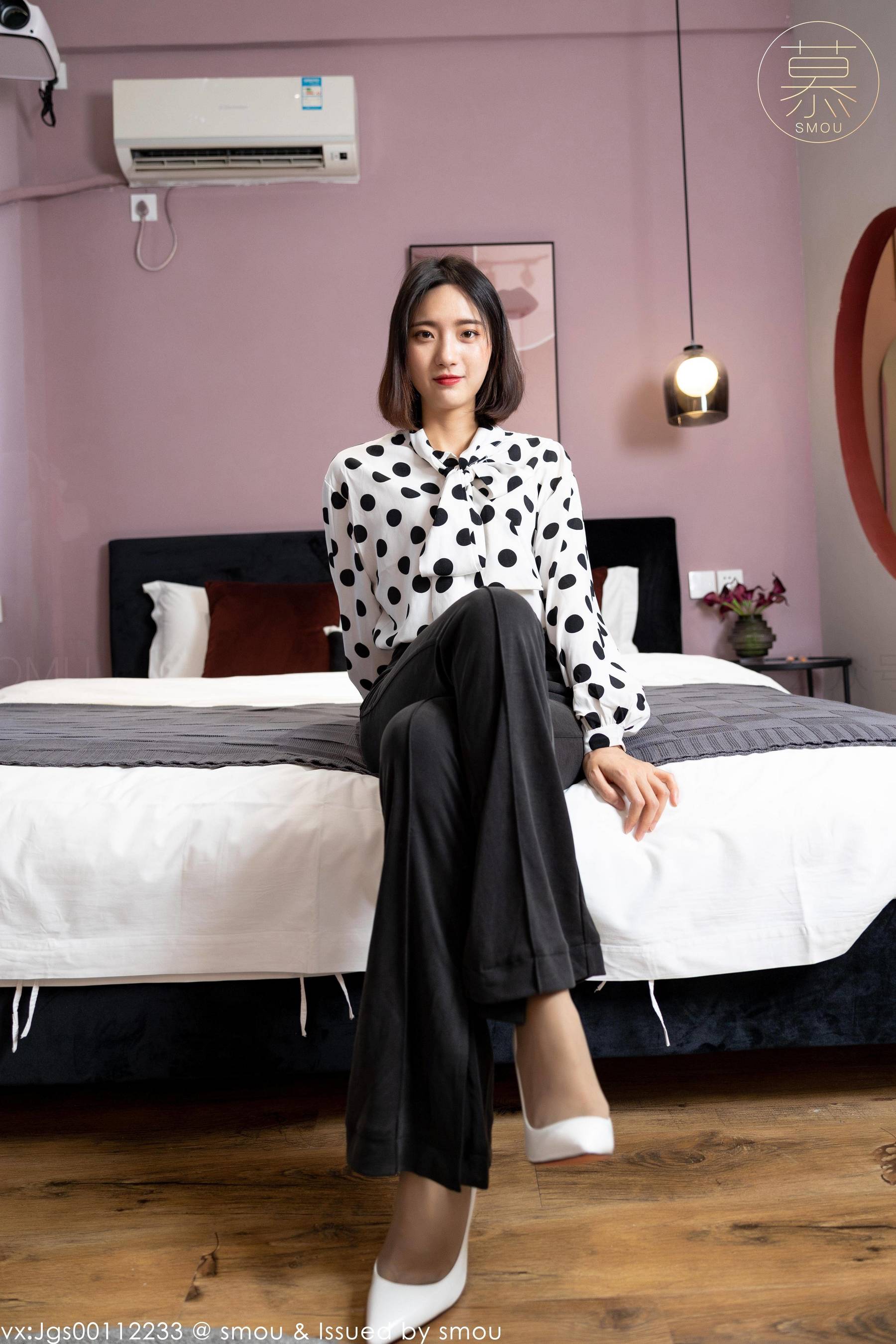 [丝慕SMOU] 熟系列 S008 佳佳 丝袜美腿套图_第4张