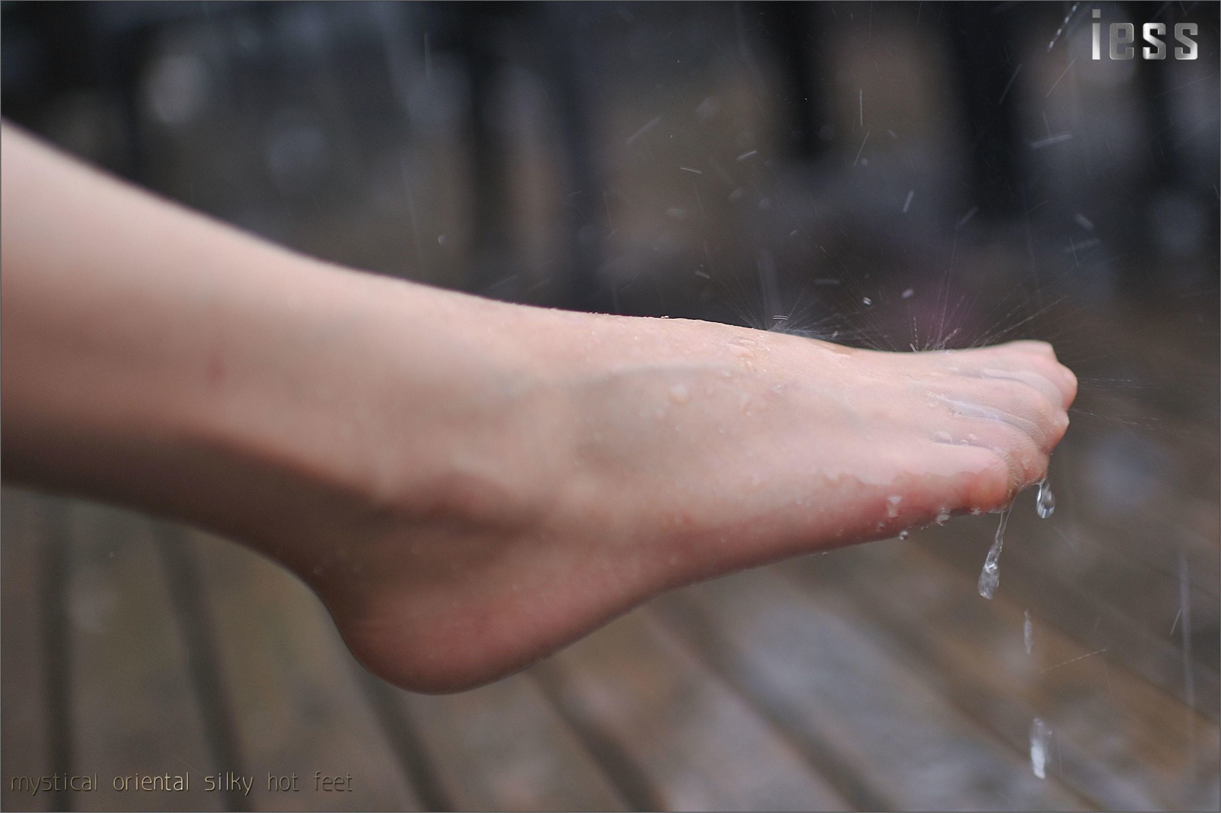 丝足便当025 小雪 《职业白领肉丝细高跟II》[IESS异思趣向]_第2张