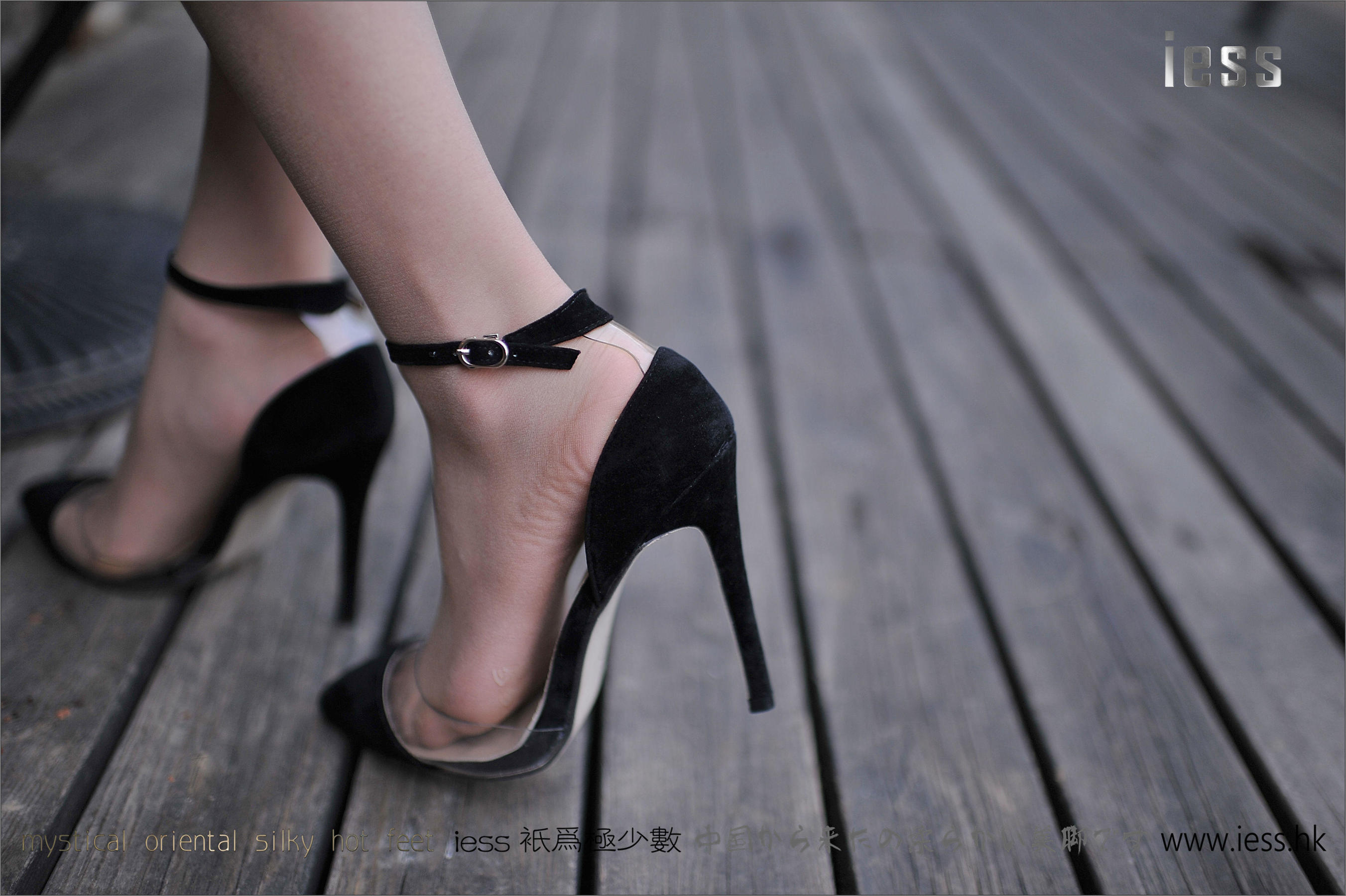 丝足便当036 佳佳 《女神的露趾缝高跟+超薄肉丝》[IESS异思趣向]_第5张