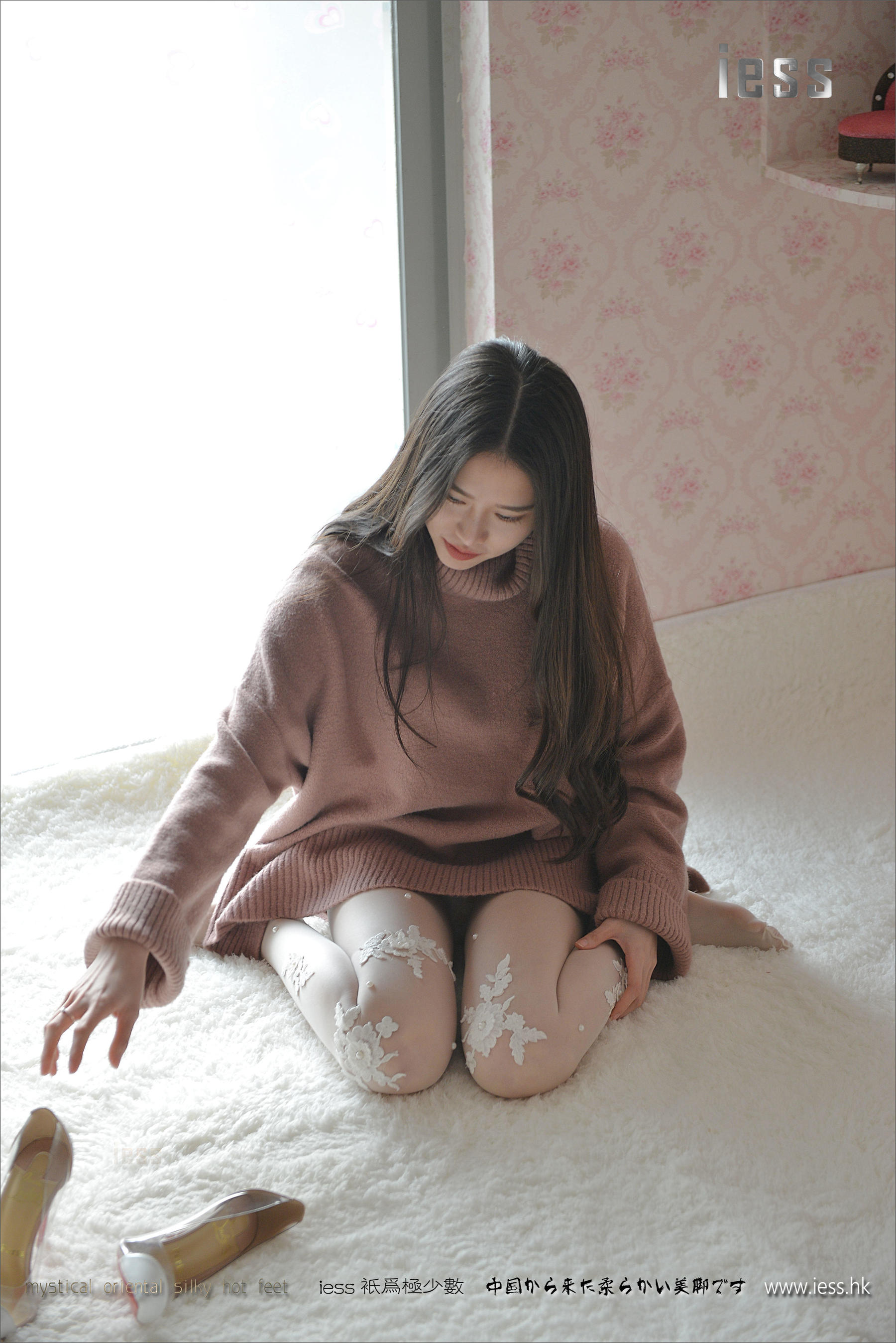 丝足便当083 佳佳 《雪莲花》[IESS异思趣向]_第1张