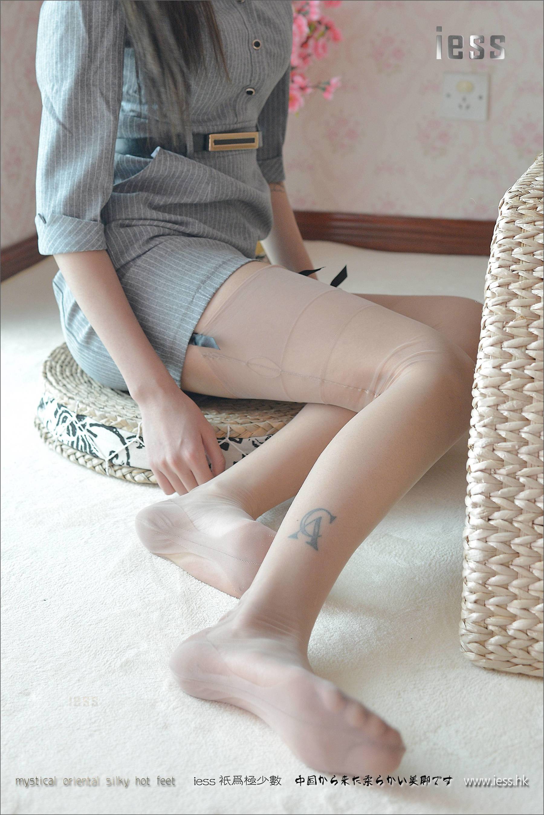 丝足便当107 潇潇 《无弹力纯尼龙丝袜》[IESS异思趣向]_第2张