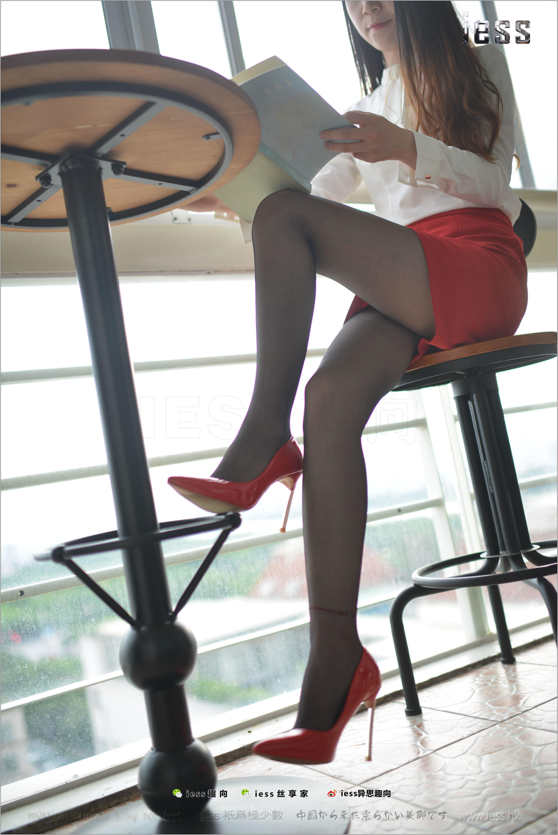 丝足便当147 妃妃 《红高、黑丝和红套裙》[IESS异思趣向]_第3张