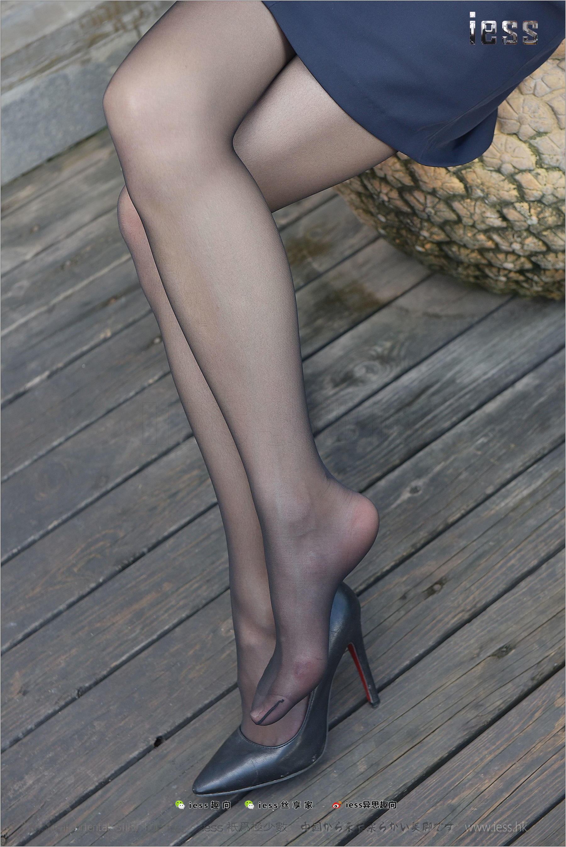 丝足便当151 小六 《小六户外黑丝秀》[IESS异思趣向]_第4张