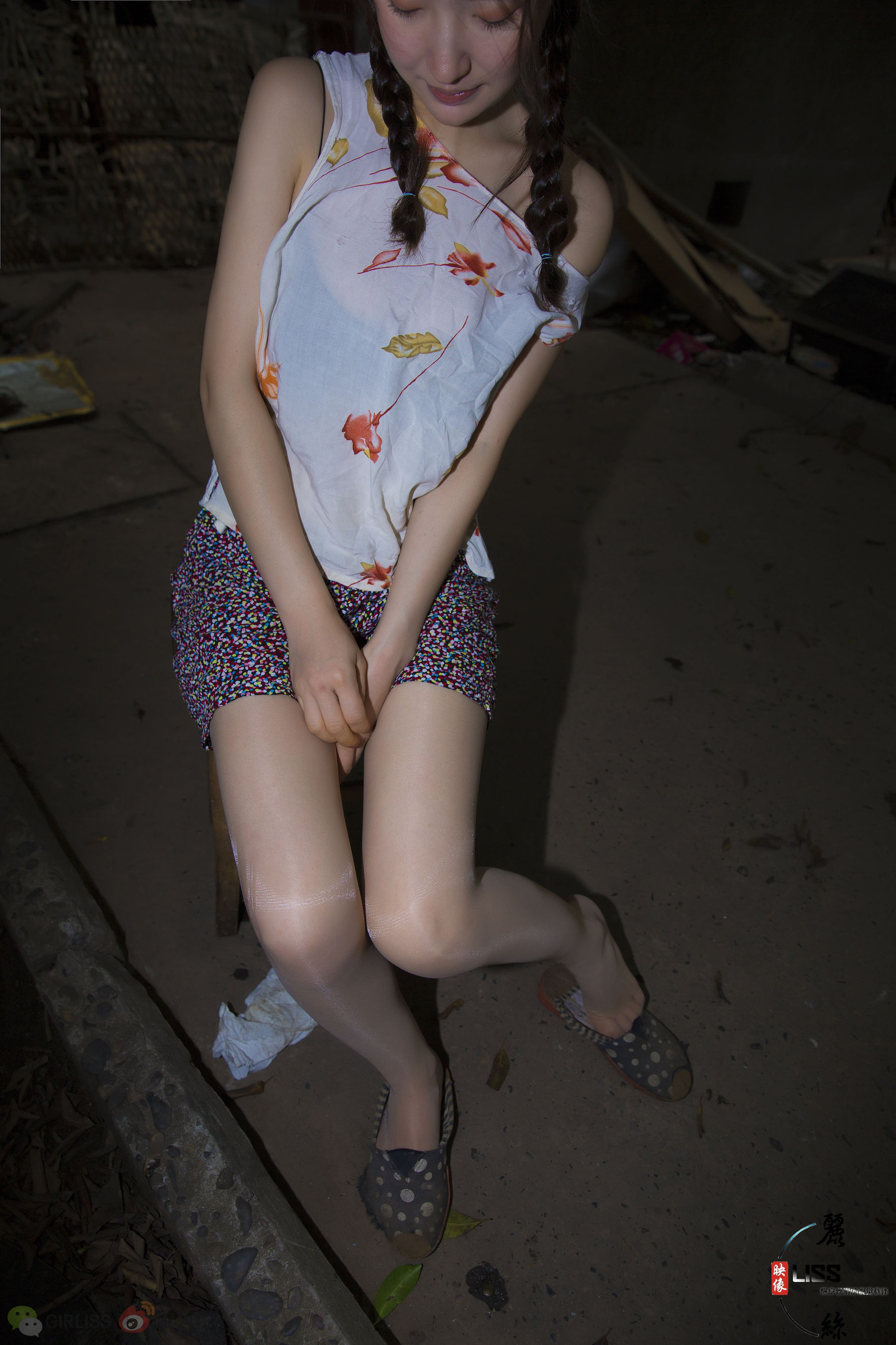 [丽丝映像GIRLISS] - 捡垃圾的小姑娘_第4张