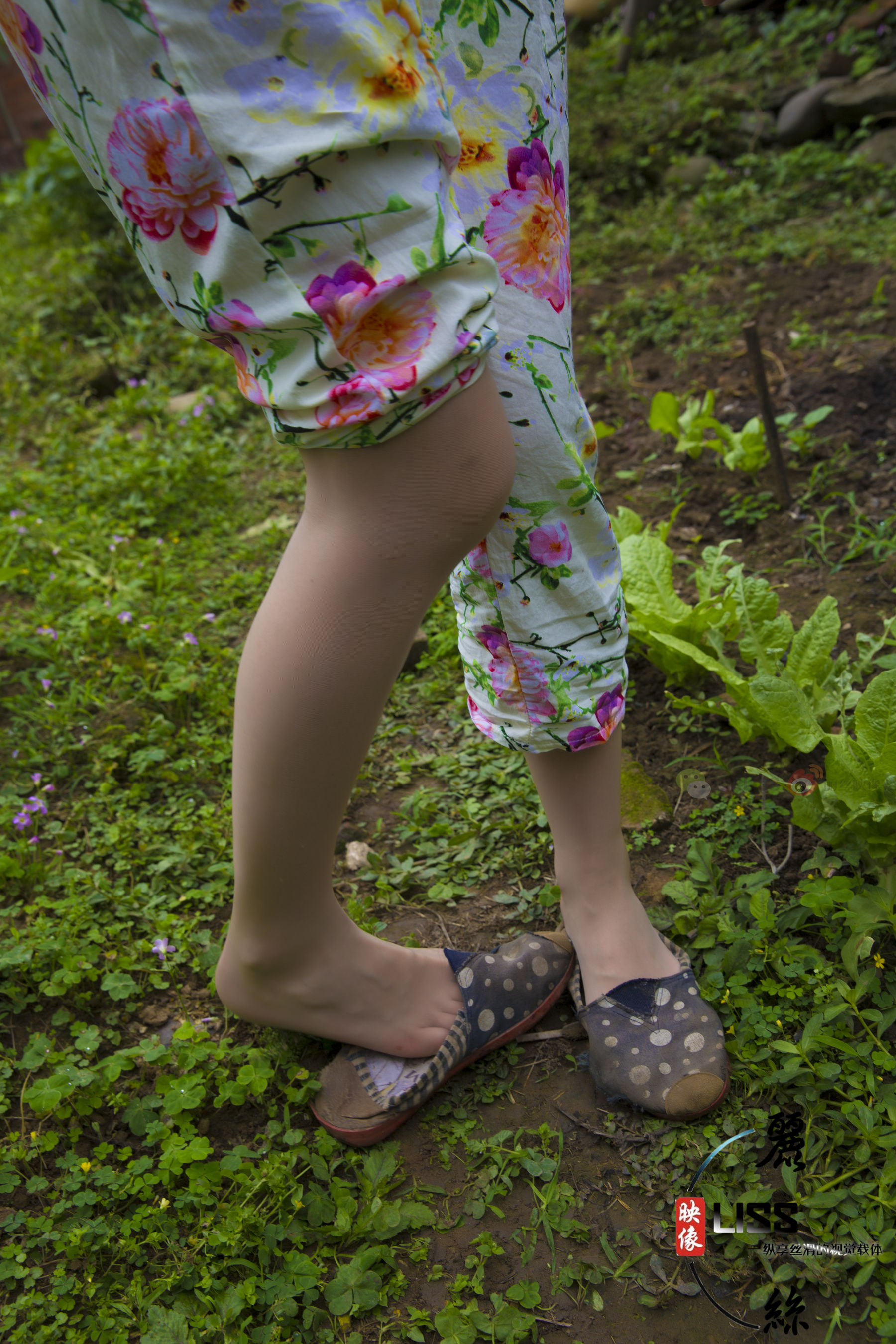 GIRLISS丽丝映像甄选 - 村姑汗流浃背的一天_第4张