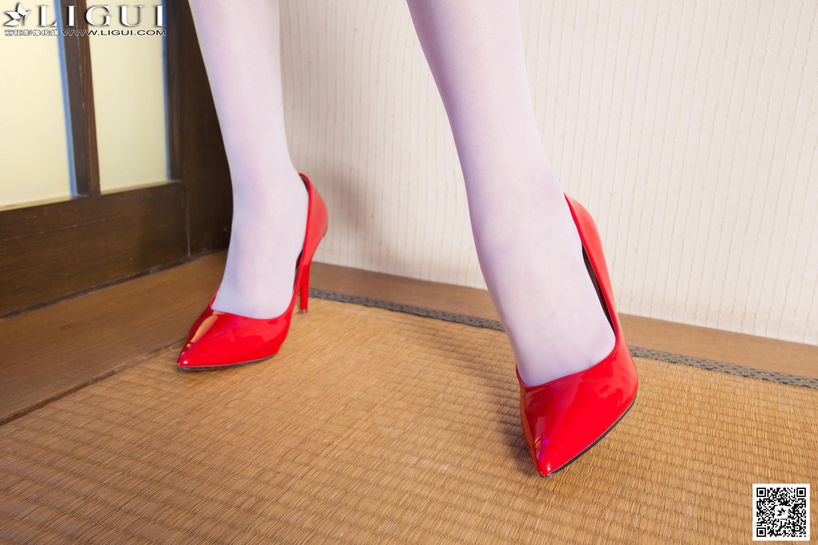 Model 佳怡《白丝红高跟护士丝足》上下全集 [丽柜LiGui] 美腿玉足写真图片_第3张