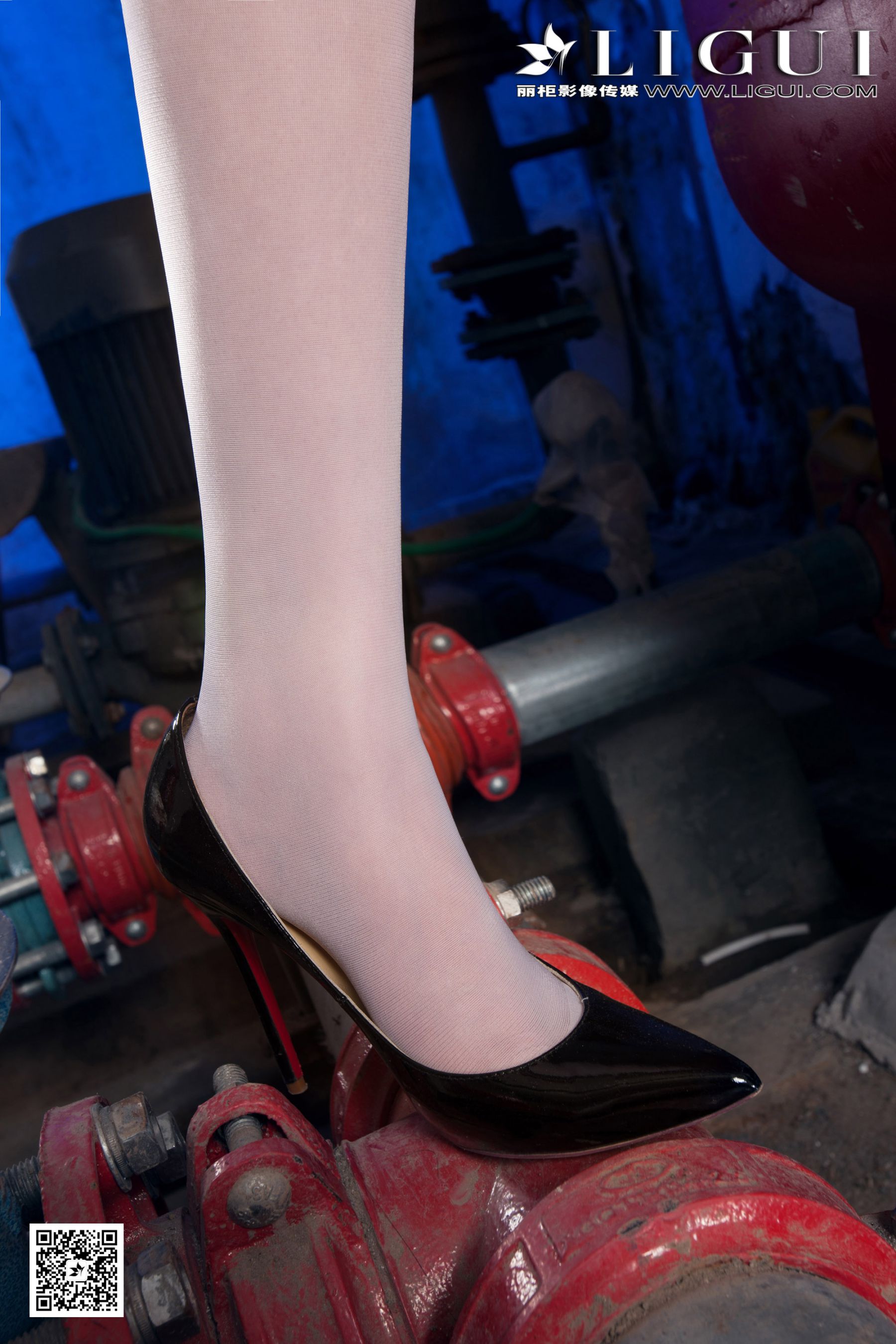 Model 安安《白丝护士丝足》 [丽柜贵足LiGui] 美腿玉足写真图片_第3张