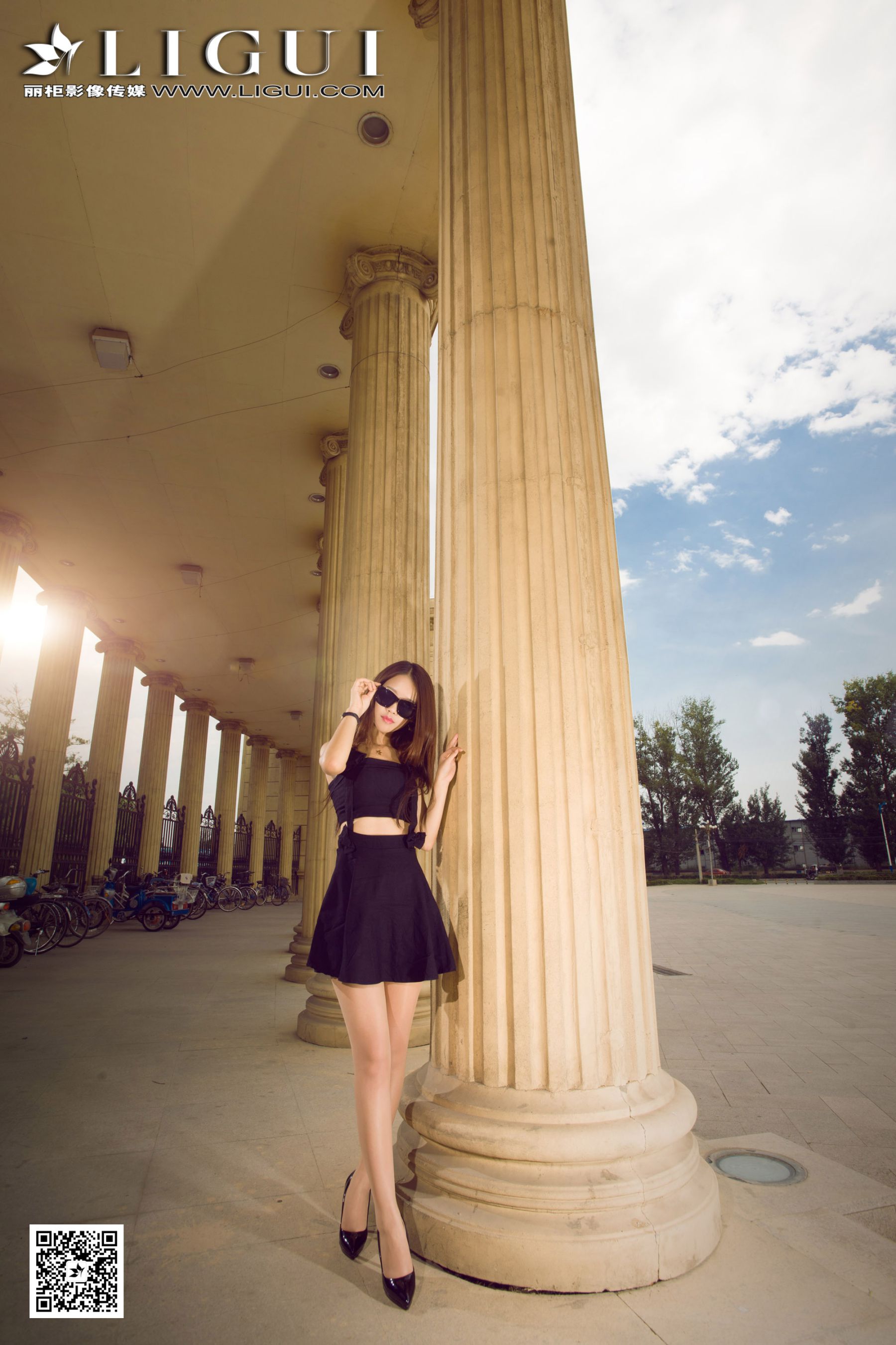 [丽柜贵足LiGui] Model 语寒《街拍时尚超短裙女郎》美腿玉足写真图片_第1张