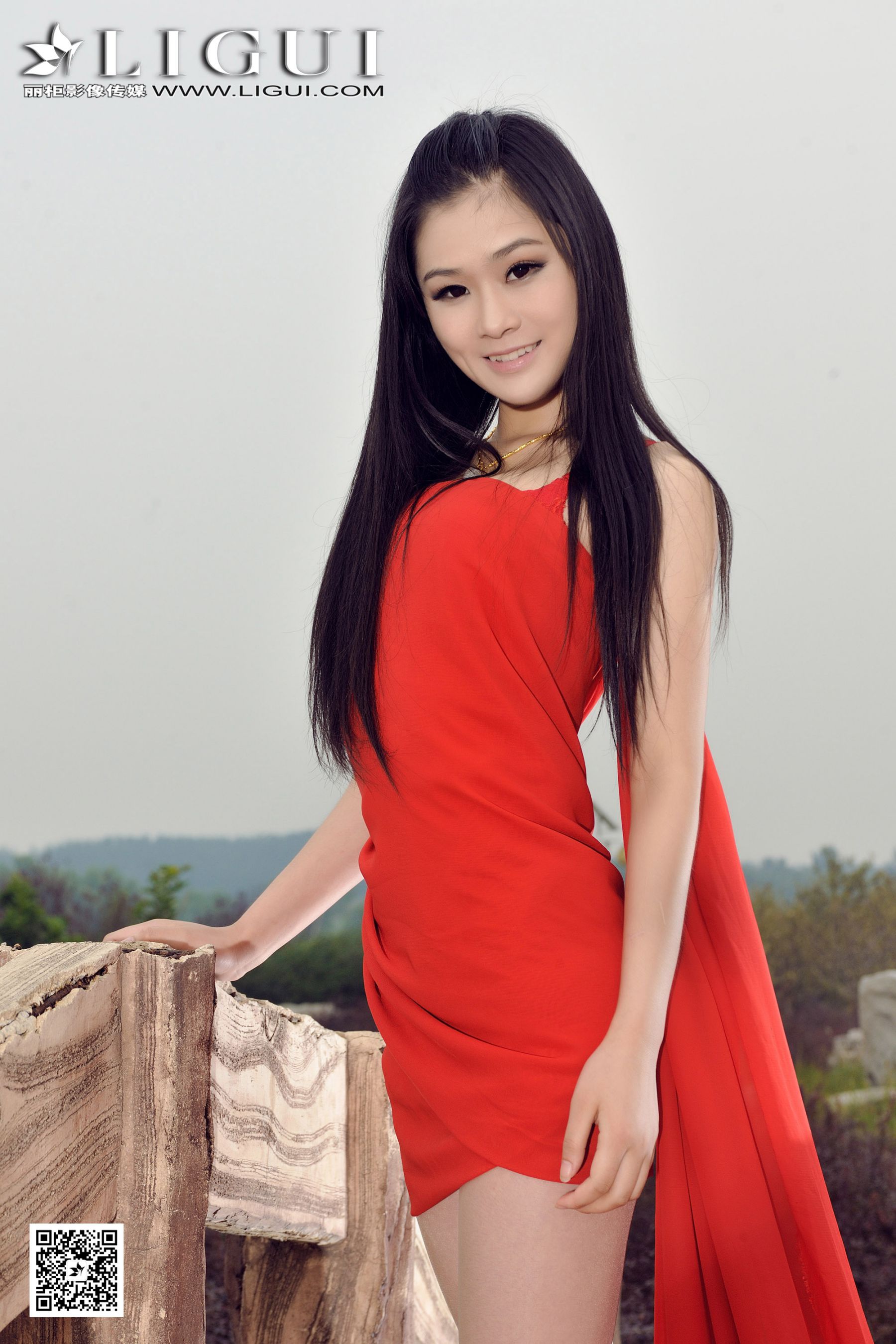 Model 凌凌《古典红裙系列》上下全集 [丽柜] 丝足_第1张