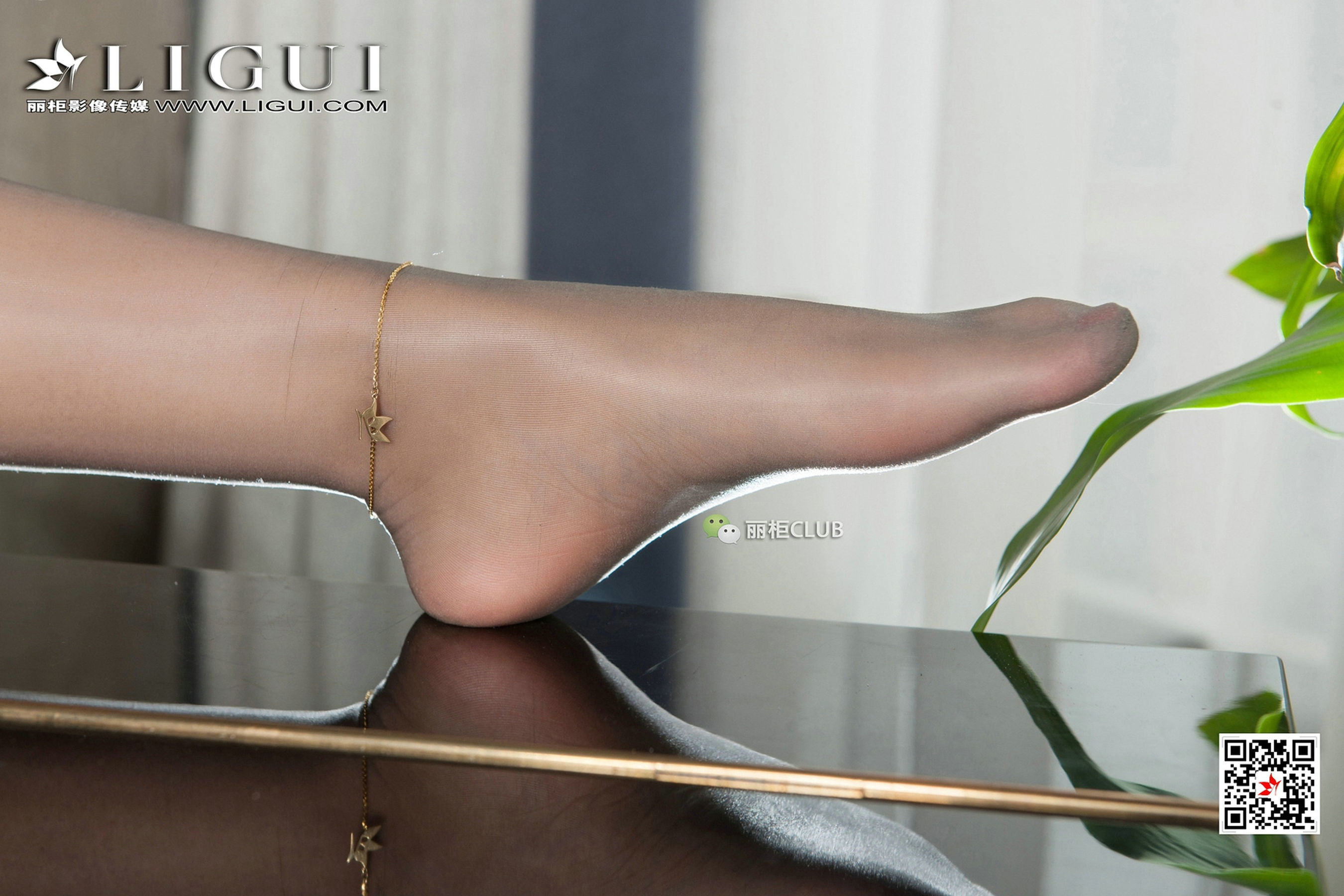 Model 梦琪欣《灰丝OL美腿》 [丽柜Ligui]_第4张