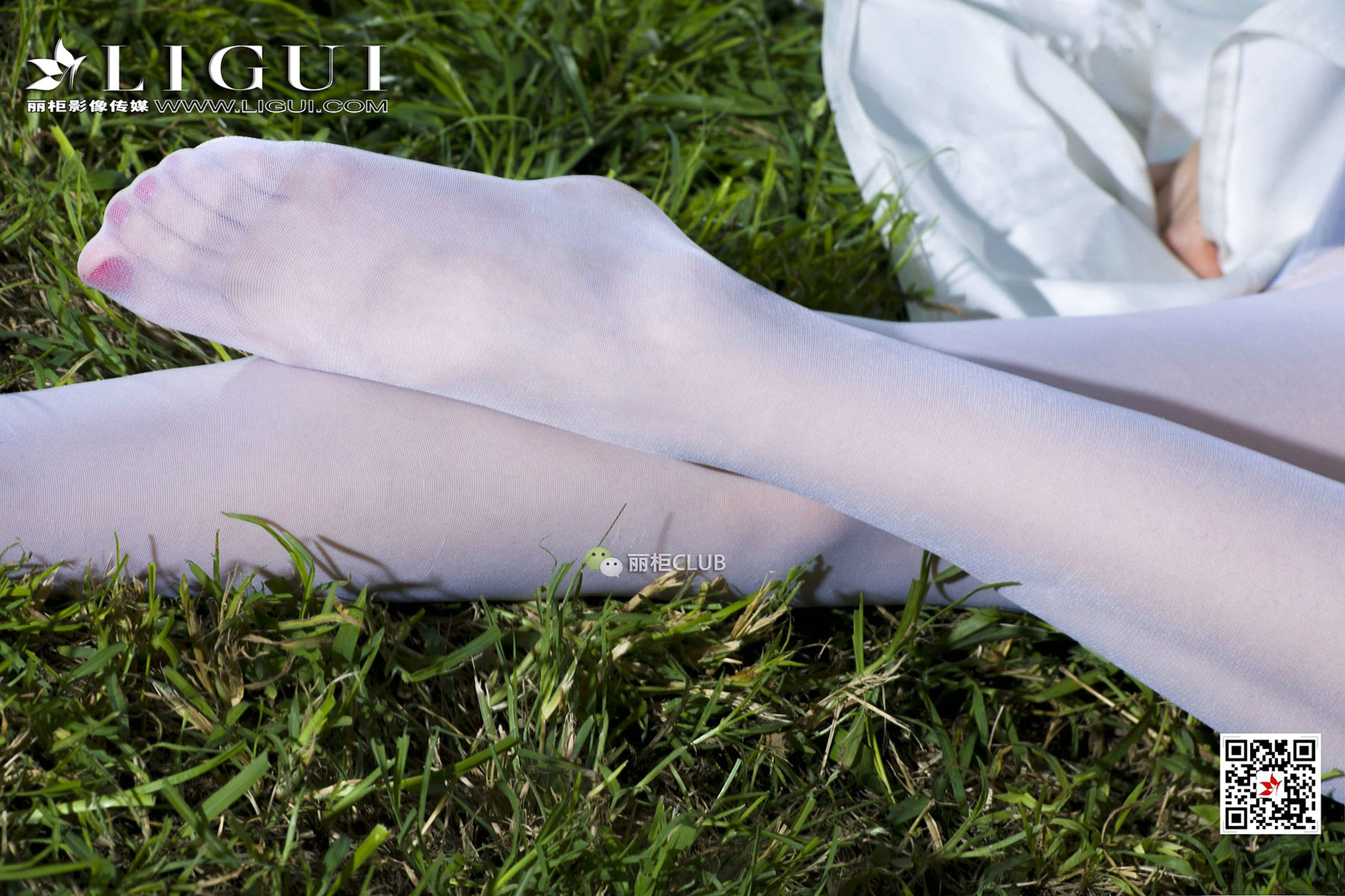 Model 雪儿《白丝+抹胸礼服》 [丽柜Ligui]_第4张