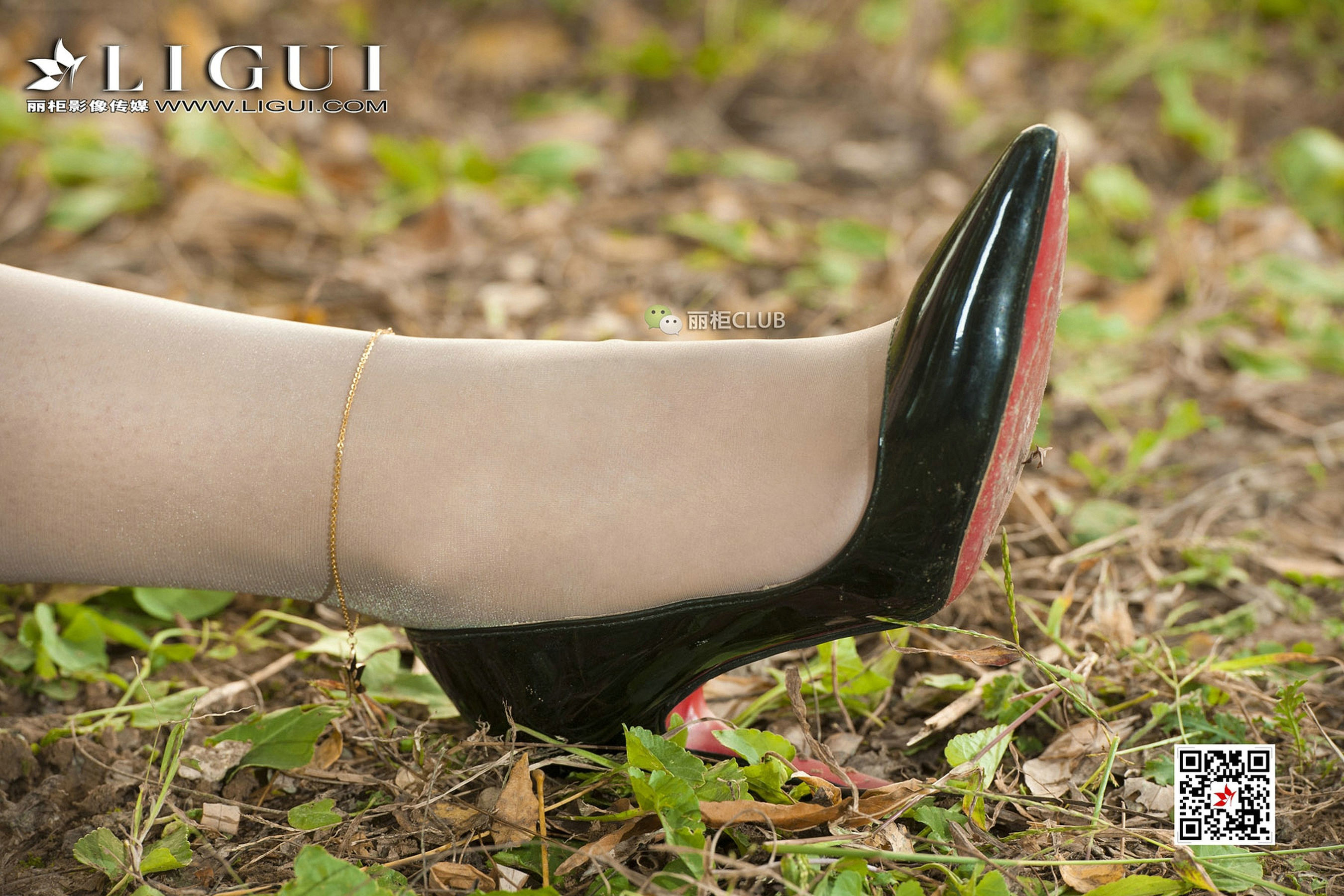 Model 悠悠《黄昏优雅旗袍唯美丝足》 [丽柜Ligui]_第5张