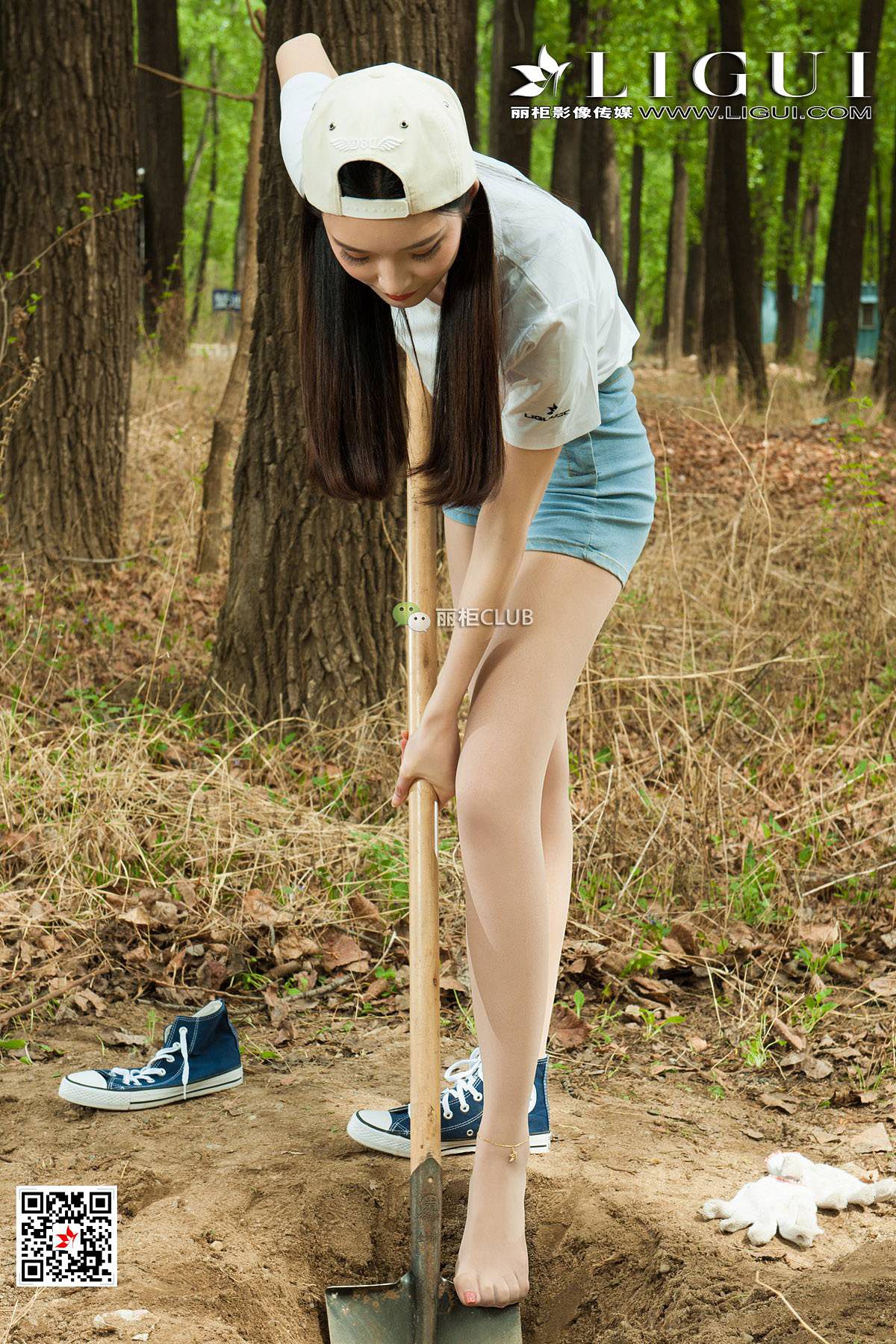 腿模雪糕&筱筱《户外丝足》 [丽柜LIGUI] 美腿丝足_第2张