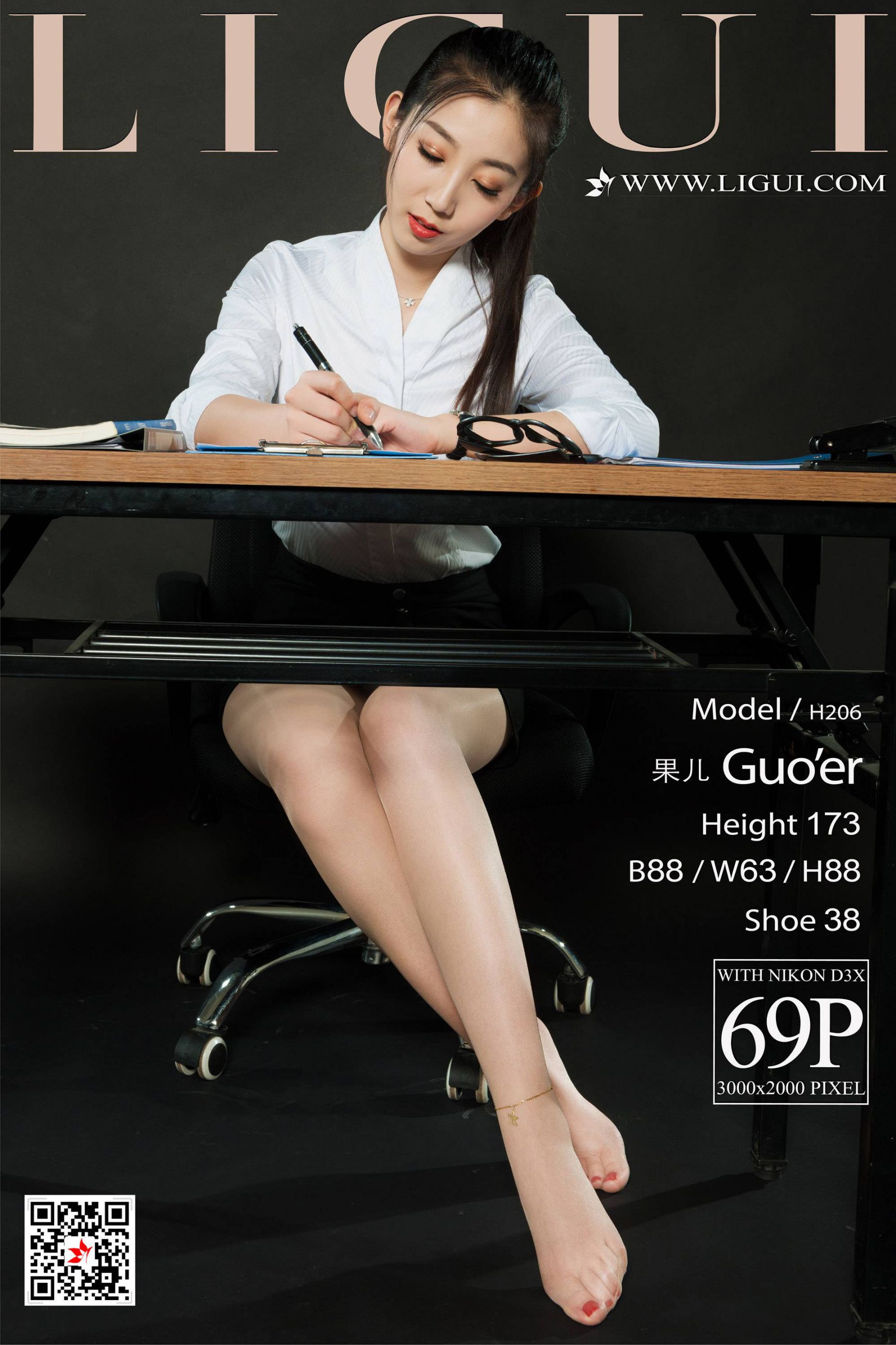 腿模果儿《丝足小秘书》 [丽柜LIGUI] 美腿丝足_第1张