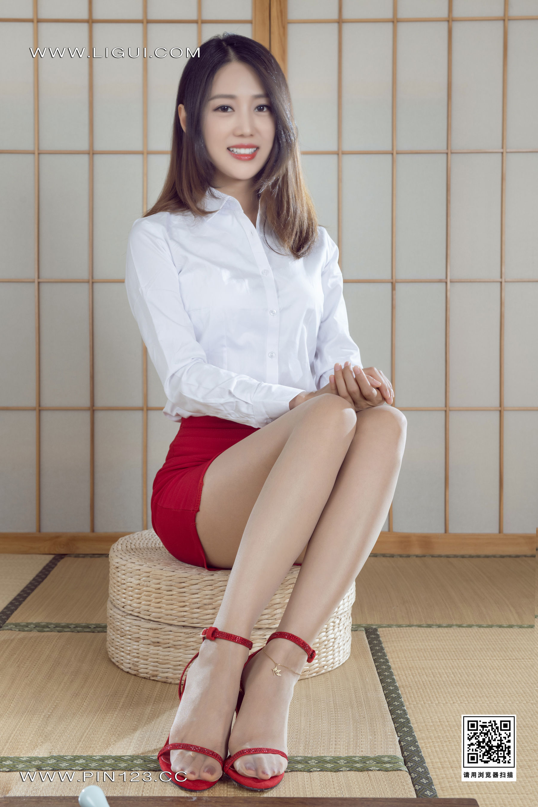 [丽柜Ligui]  海伦娜 一品尤物_第2张