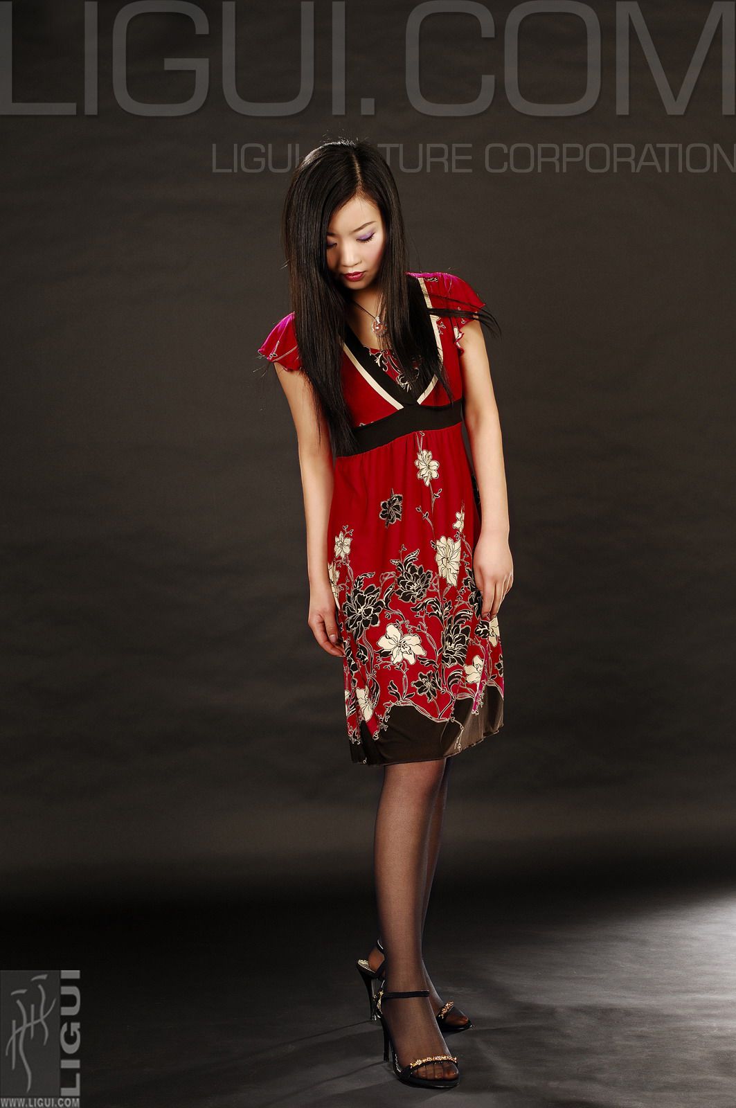 [丽柜LiGui] Model 小璐璐《飄動的丝襪》丝足写真图片_第2张