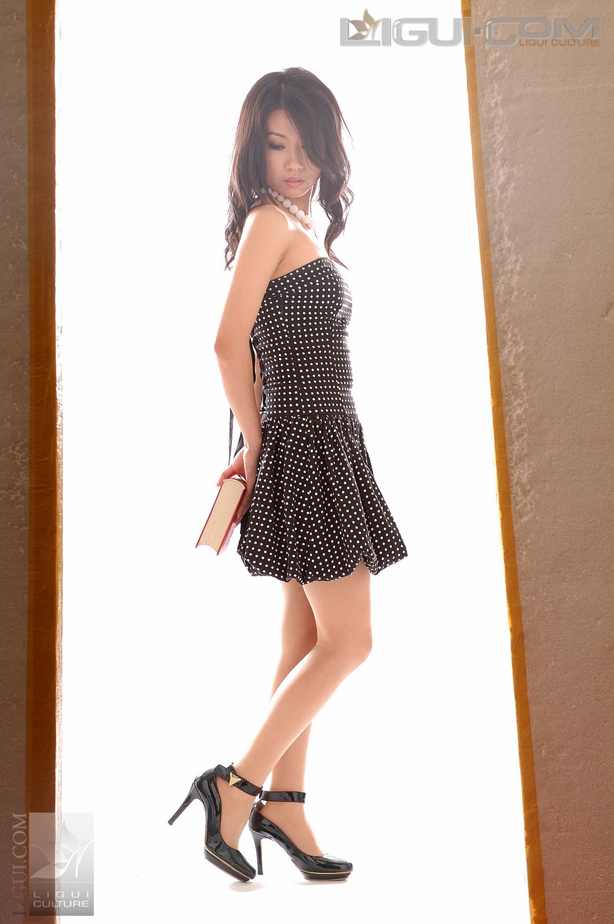 Model 海伦《风情交际花丝足秀》 [丽柜LiGui] 丝足写真图片_第4张