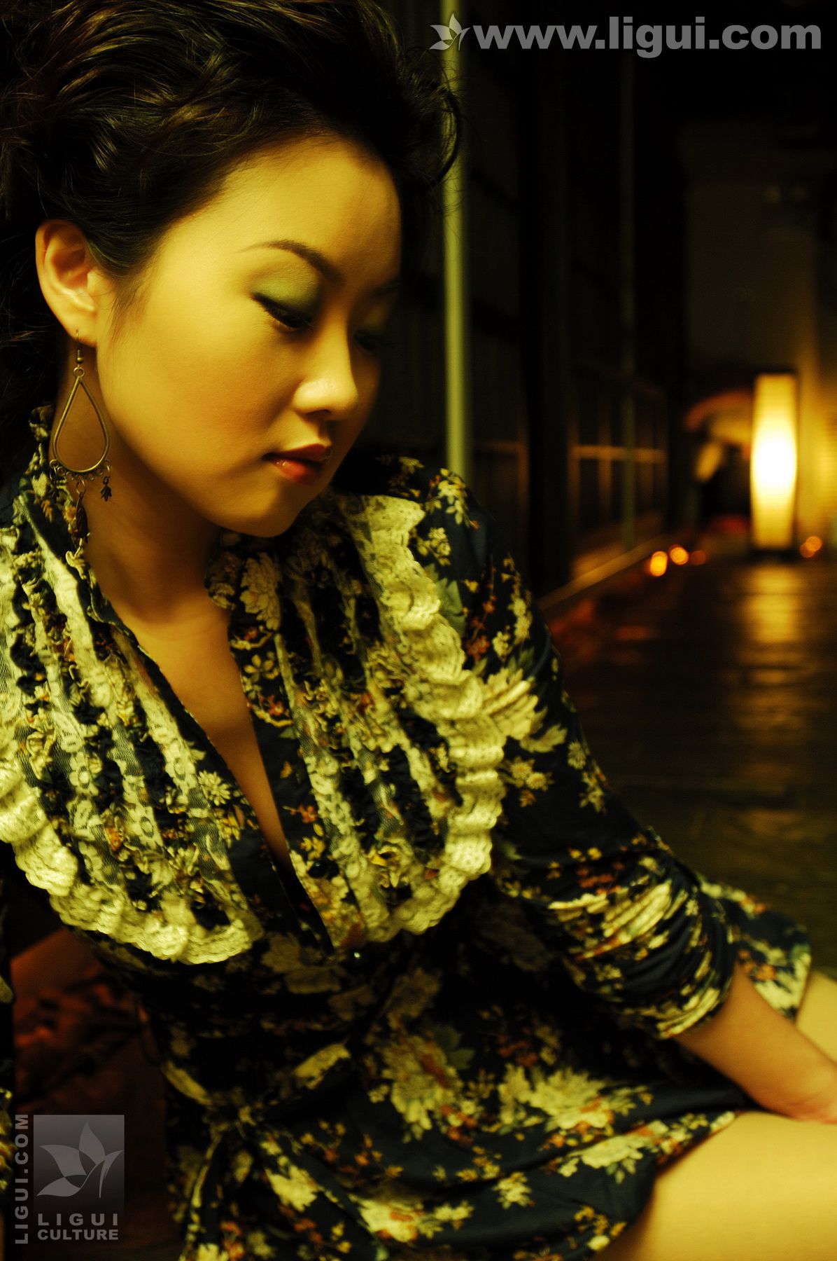 Model 小露露《性感小猫咪》 [丽柜LiGui] 丝足写真图片_第4张