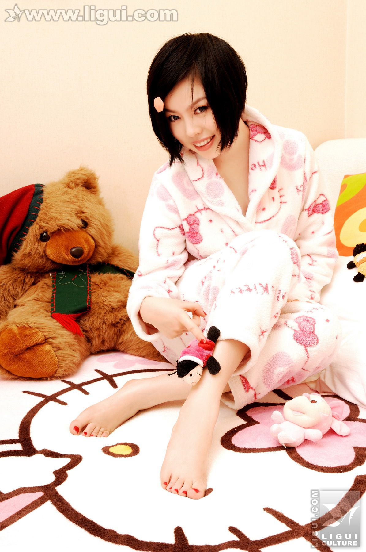 Model 幕子《可爱睡衣美足秀》 [丽柜LiGui] 丝袜美足写真图片_第4张