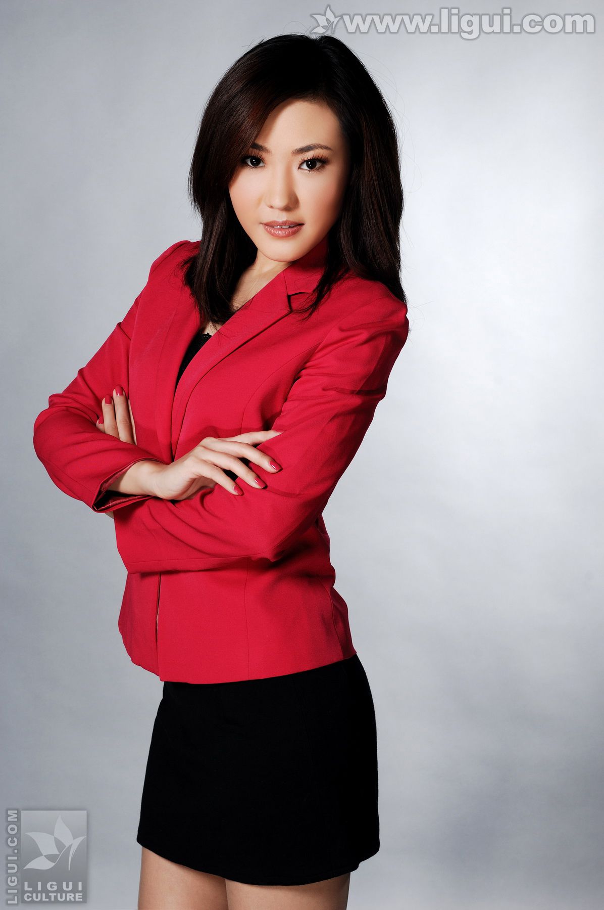 Model CoCo《职业装下的高跟魅力风姿》 [丽柜LiGui] 美腿玉足写真图片_第5张
