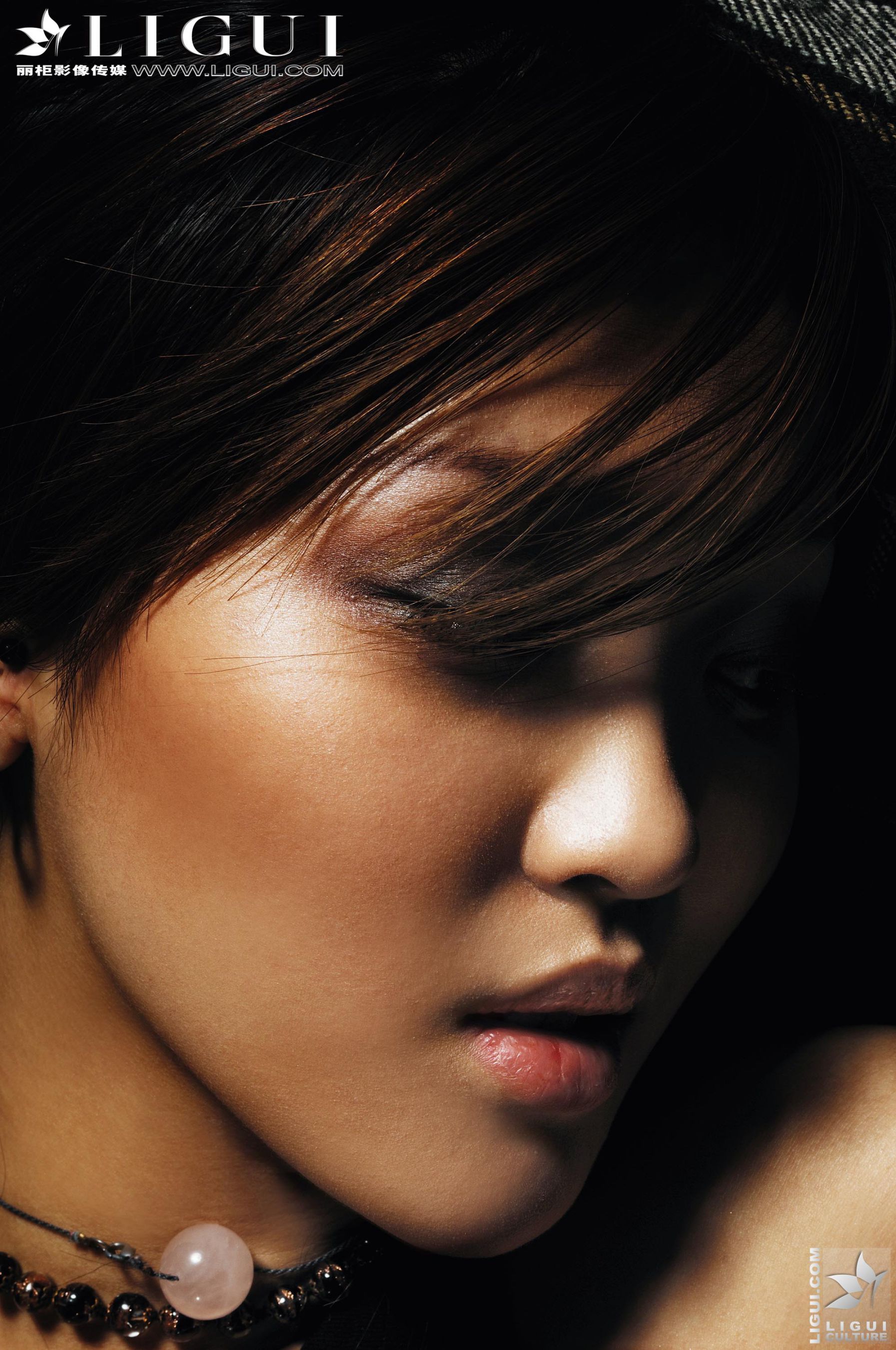 Model CC《玉足》 [丽柜LiGui] 美足写真图片_第1张