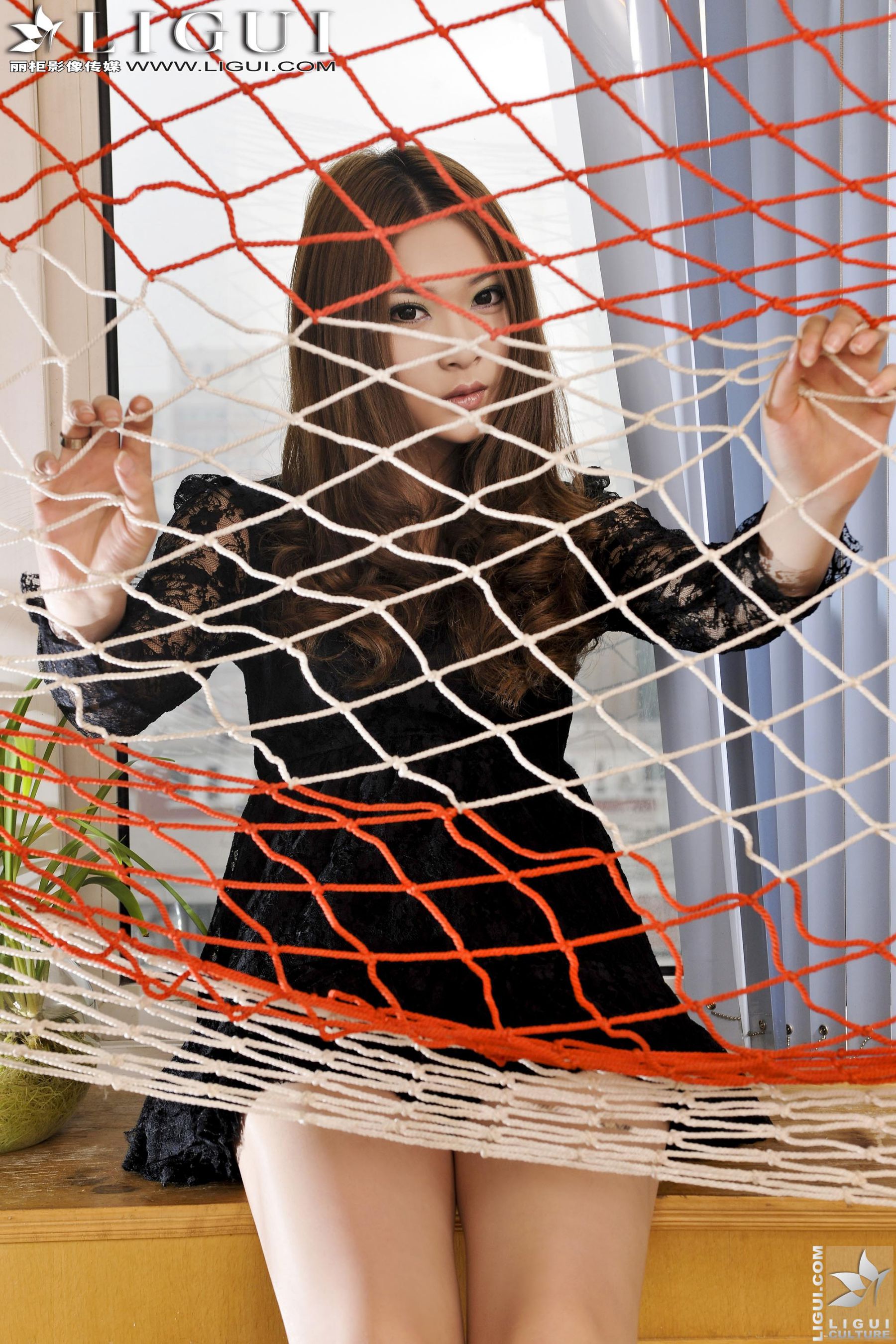 [丽柜LiGui] Model 允儿《蕾丝高跟美足》 美腿玉足写真图片_第1张